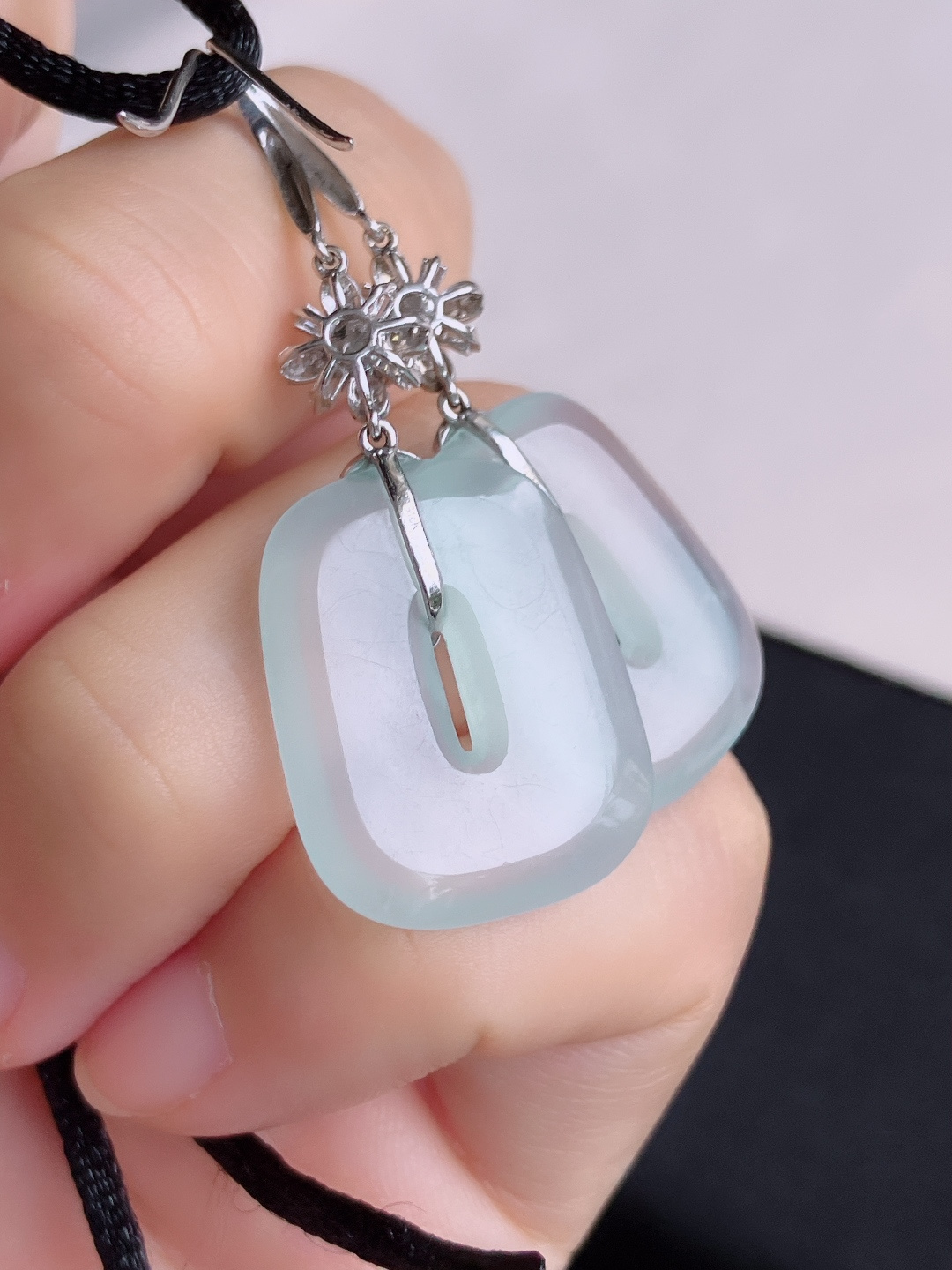 ️，白冰宝石款耳环，简约时尚，尺寸54.3/24/18.6/3/自然光实拍