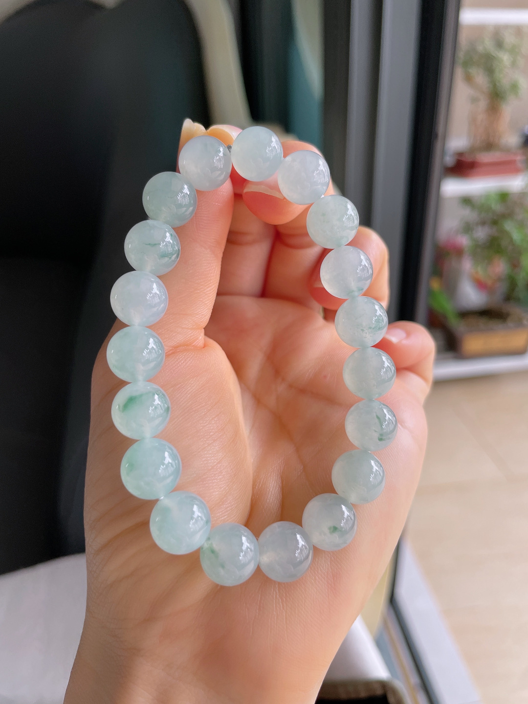 缅甸天然翡翠A货，冰飘花手串，尺寸：10.5mm。【编4066】