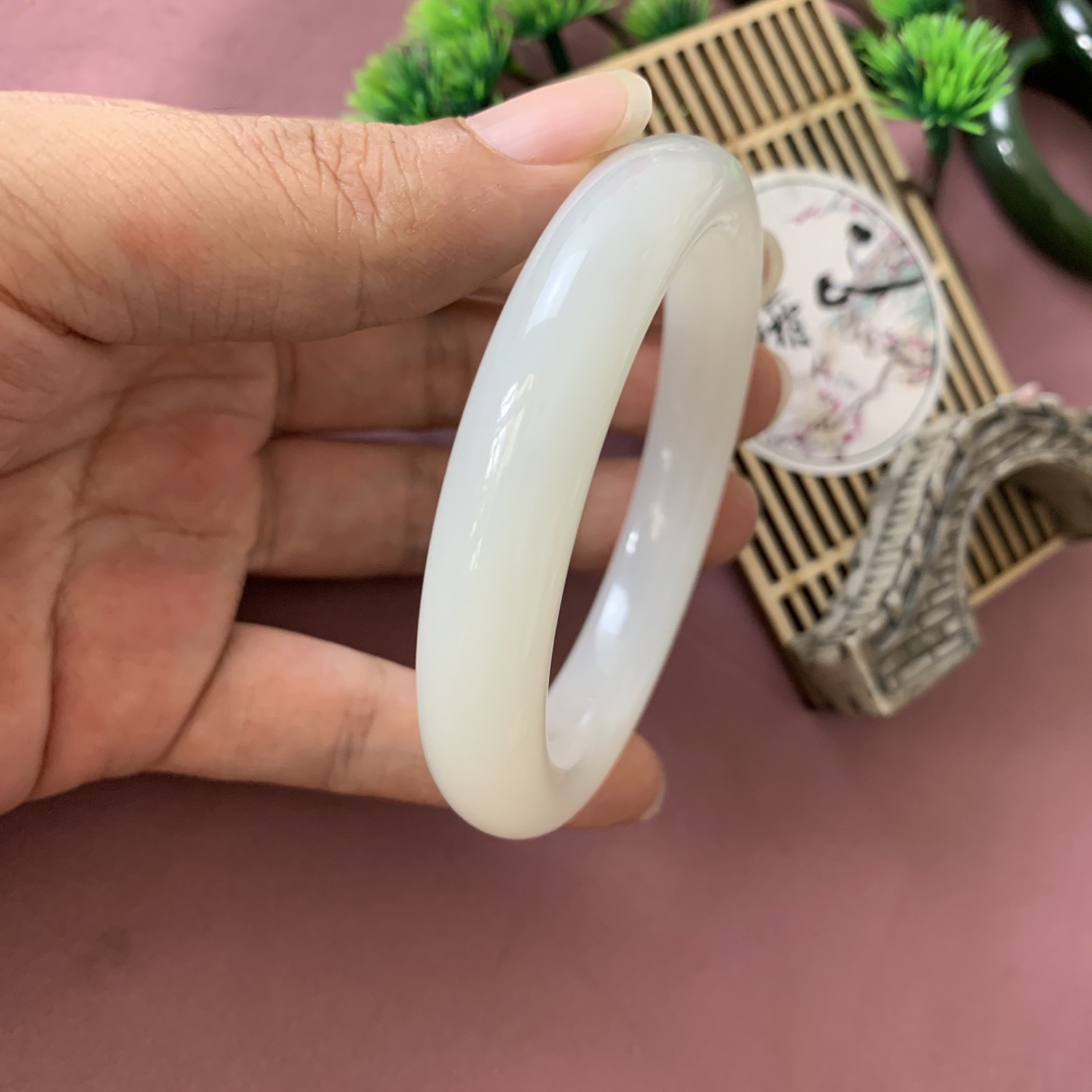 和田玉59.9圈羊脂白手镯！圈口59.9玉质细腻油润 底色纯净 脂粉好，品质高