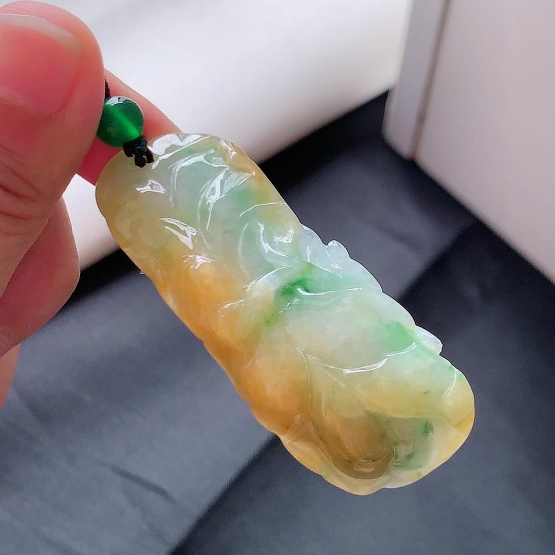 ️ 黄绿挂件 青翠明媚，品相喜悦，水润十足 佩戴精致优雅 货XC921，54.7-22.1-14.1