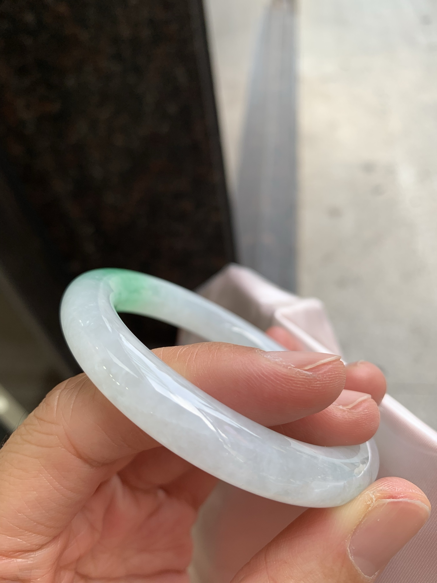 圆条飘绿 微细纹 尺寸：55/9.9 清爽