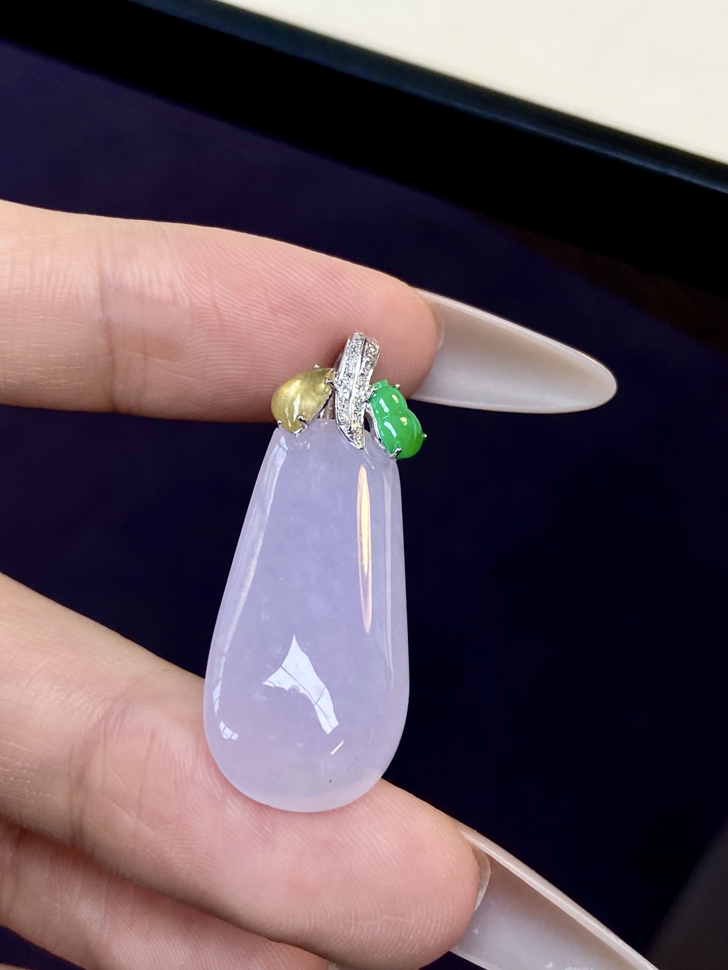 ️ 冰种 福瓜吊坠，韵味这东西 紫色最懂了，形体饱满丰腴，呱呱来财，好仙好美的一个瓜：36.7，裸石：32.3-14.3-8.5mm，无裂。