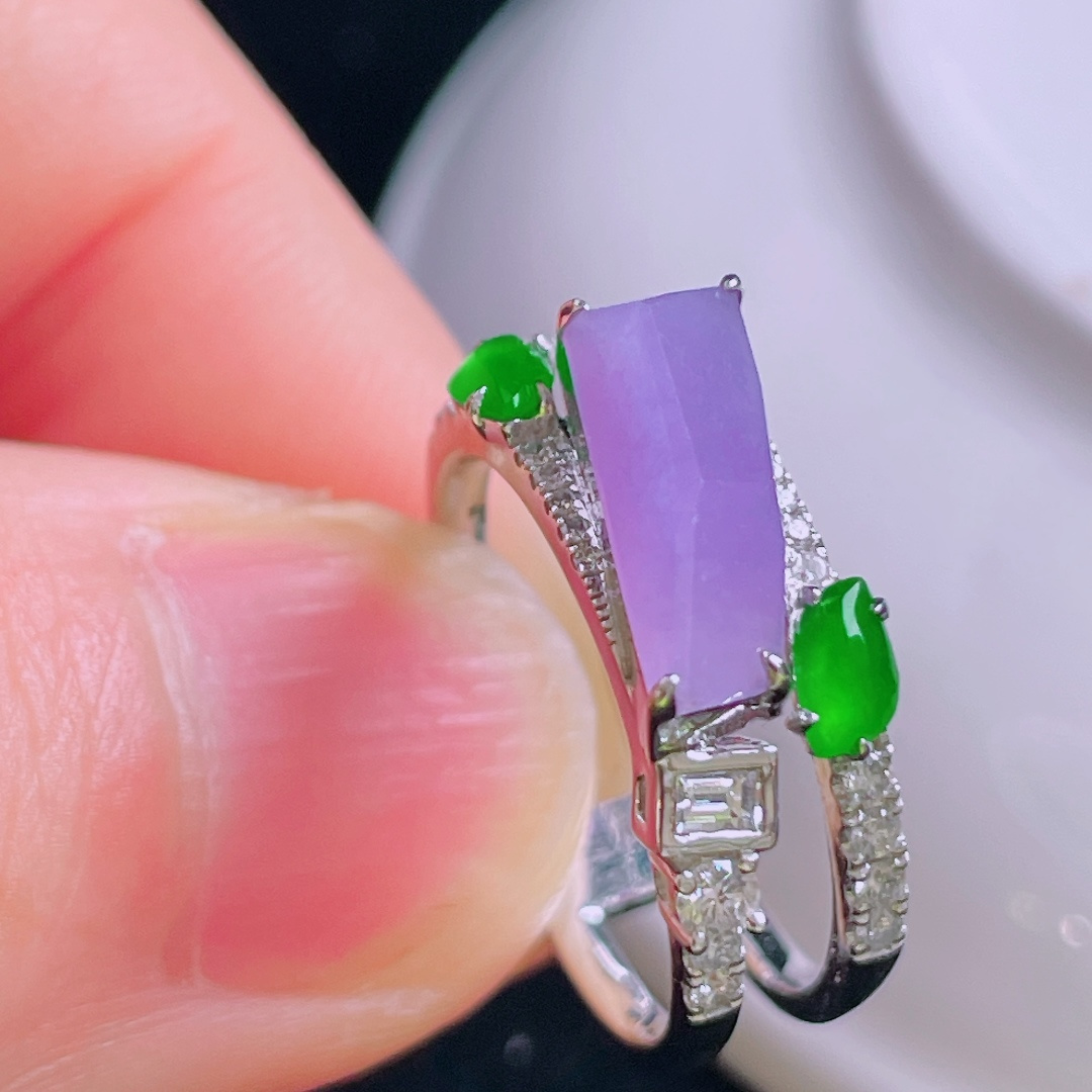 ️冰紫戒指，18k镶嵌，老种起光，细底通透，尺寸：裸石12.7/4.4/2.8mm0923