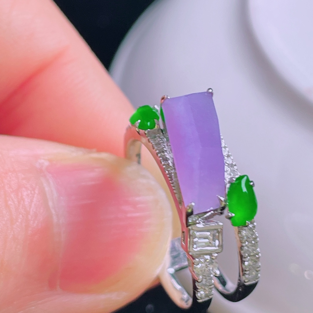 ️冰紫戒指，18k镶嵌，老种起光，细底通透，尺寸：裸石12.7/4.4/2.8mm0923