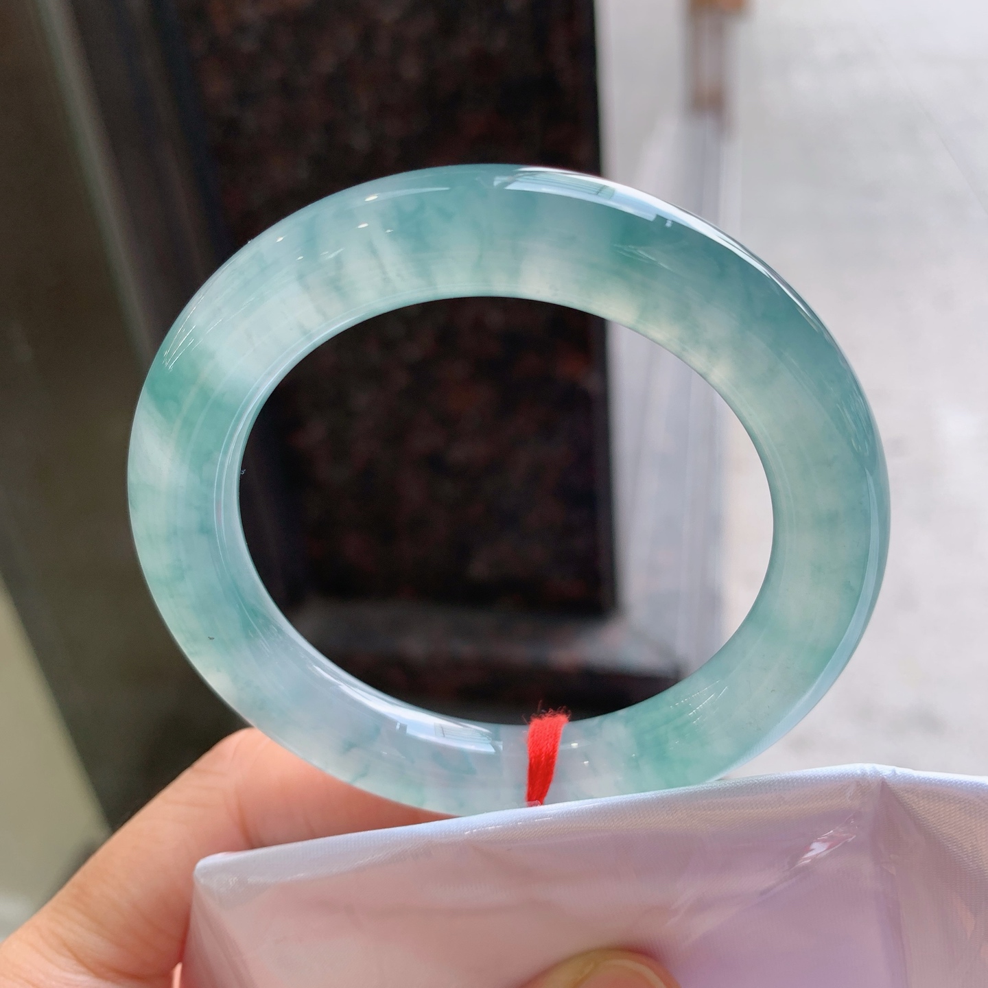 圆条冰蓝水飘花 无裂 尺寸：53.8/10.6 起荧光