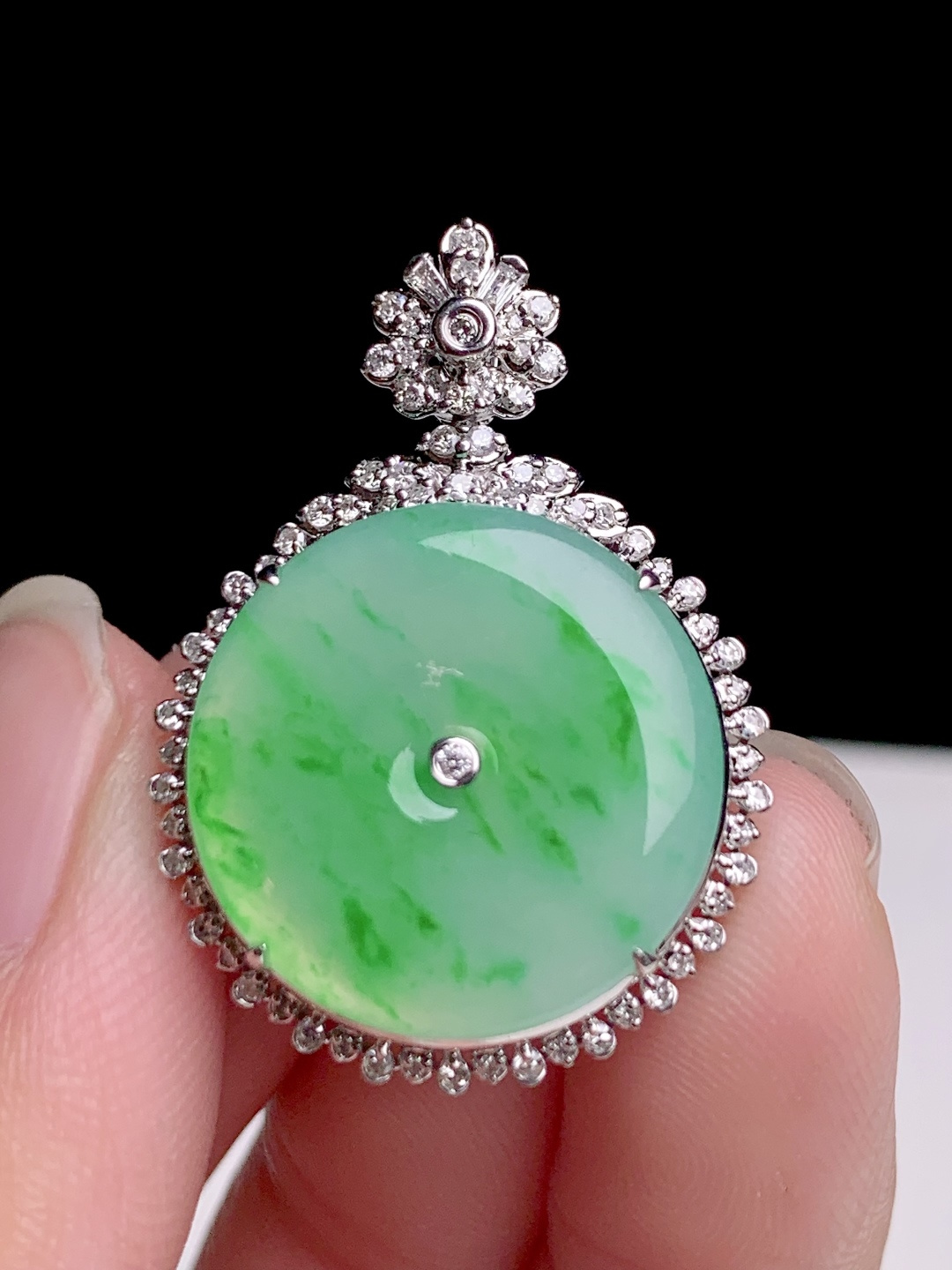 冰飘绿平安扣吊坠 18k金钻镶嵌，30.5-21.8-8.8