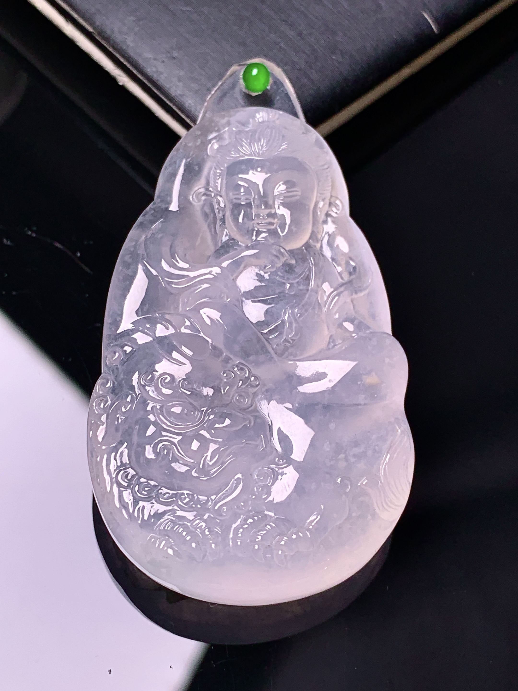 冰种文殊观音菩萨吊坠 玉质细腻 色泽艳丽清新 水润亮眼 整体尺寸44.3*27.2*6.8 2x