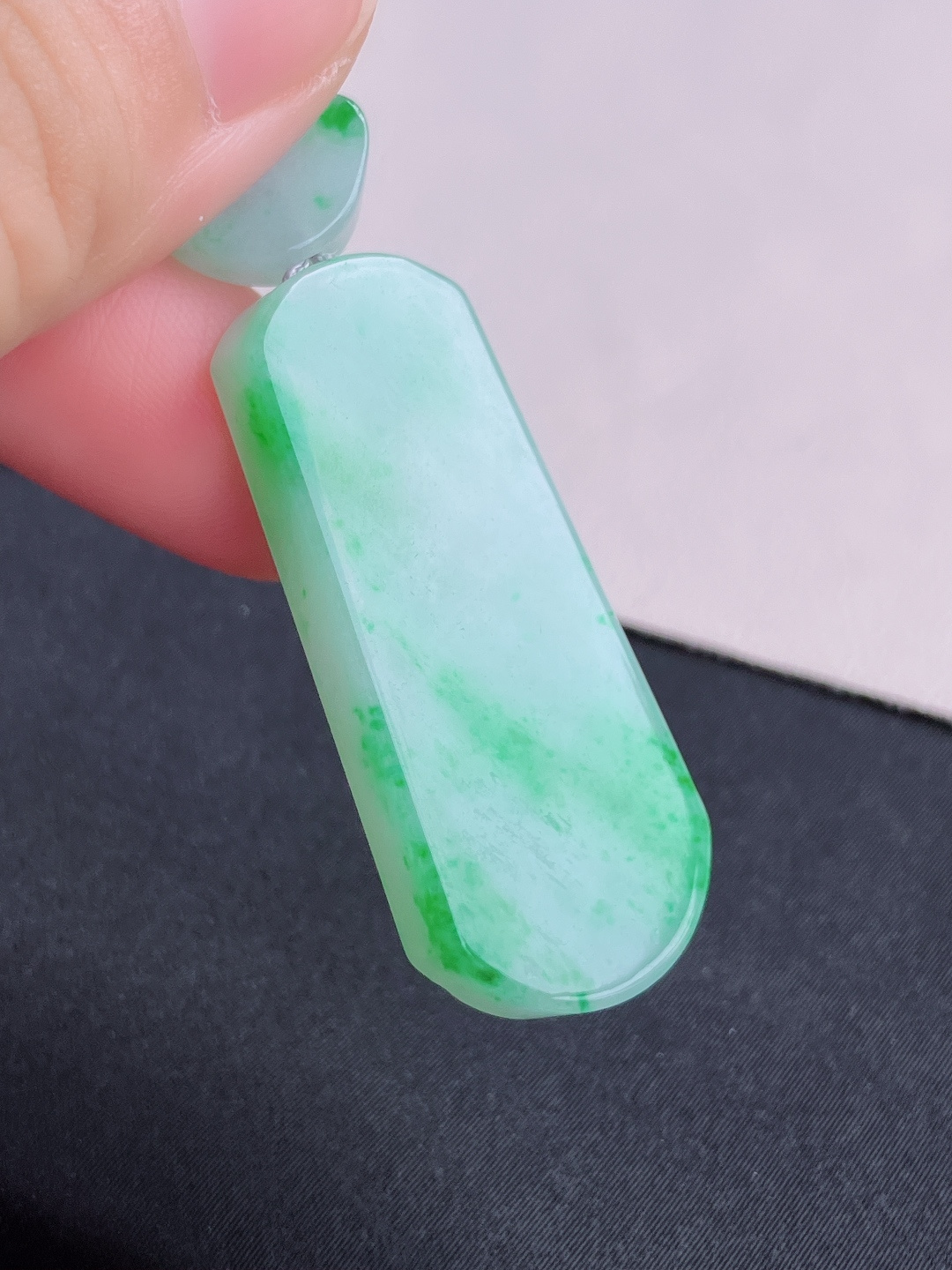 ️翠绿平安牌，简约时尚，尺寸42/18.8/6/自然光实拍