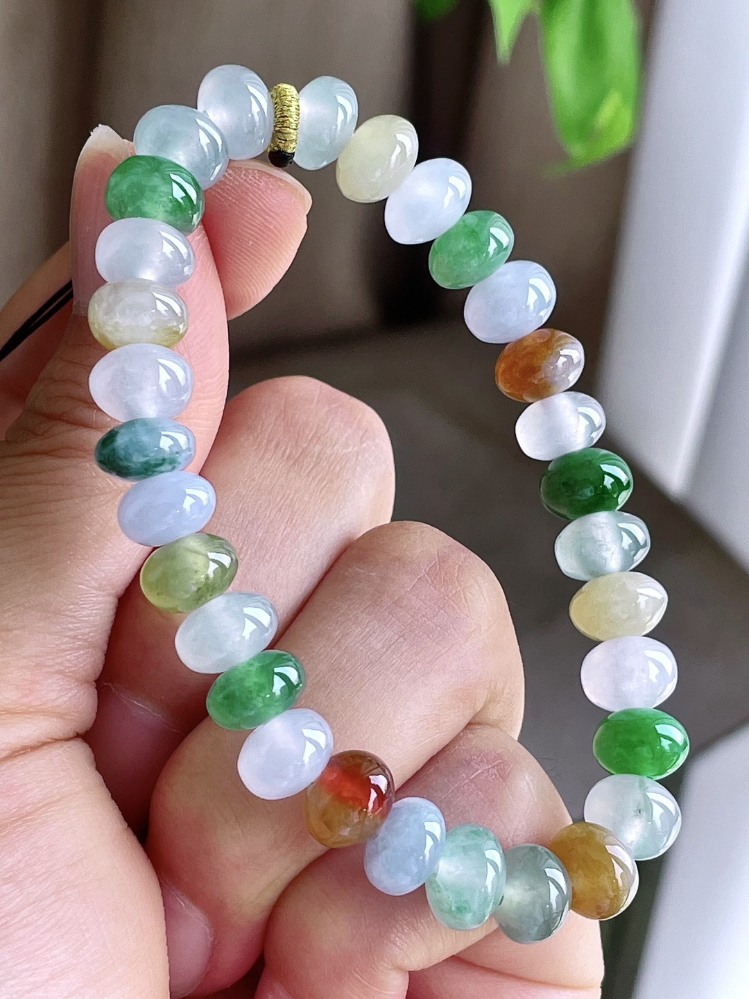 【珠子】冰多宝手串算盘珠珠子手串 【说明】缅甸 性比高 【尺寸】8.6-5mm 【重量】23.7克