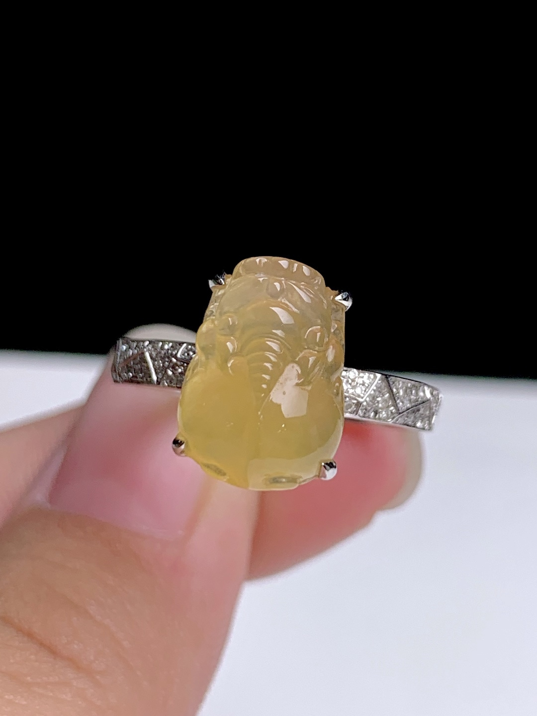 冰黄翡貔貅戒指 18k金钻镶嵌，12.5-9-4.5