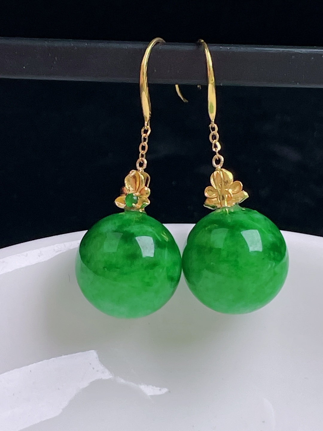 ️辣绿耳坠，18k镶嵌，老种起光，细底通透，尺寸：裸石13.3mm0923