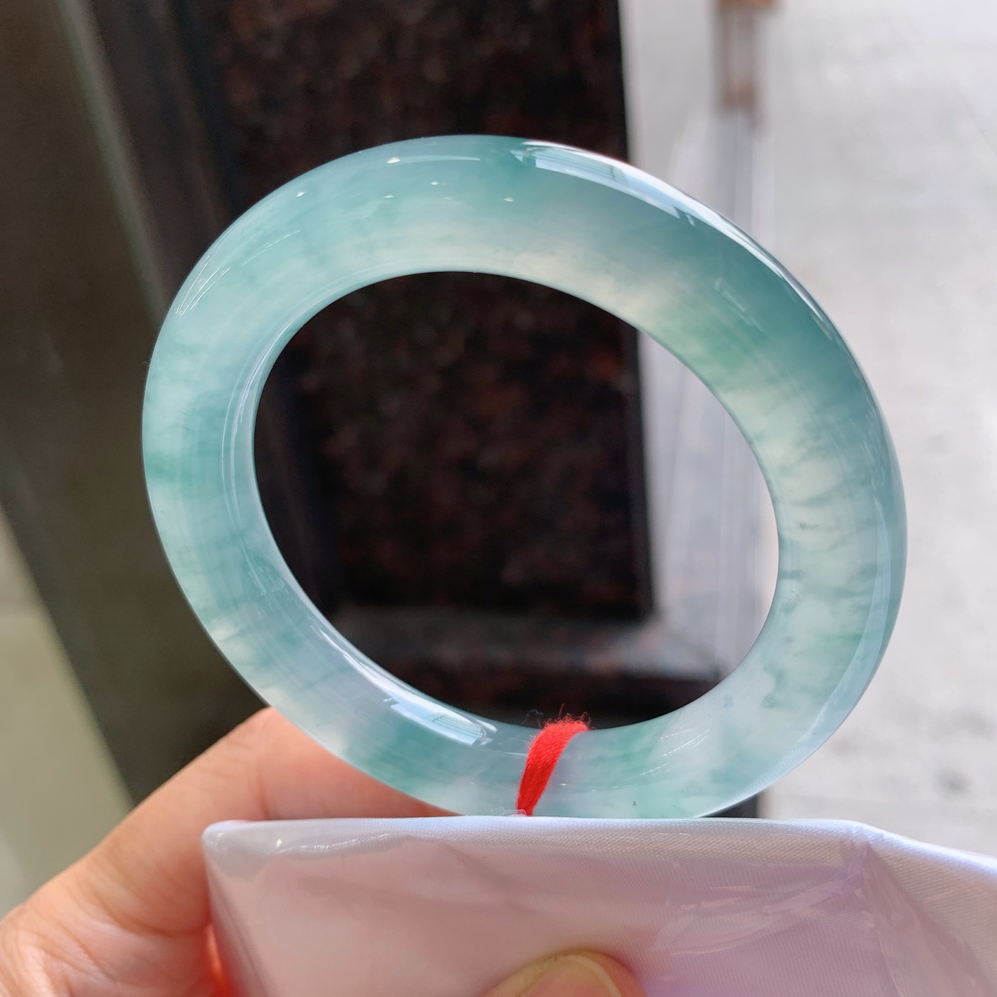 圆条冰蓝水飘花 无裂 尺寸：53.8/10.6 起荧光