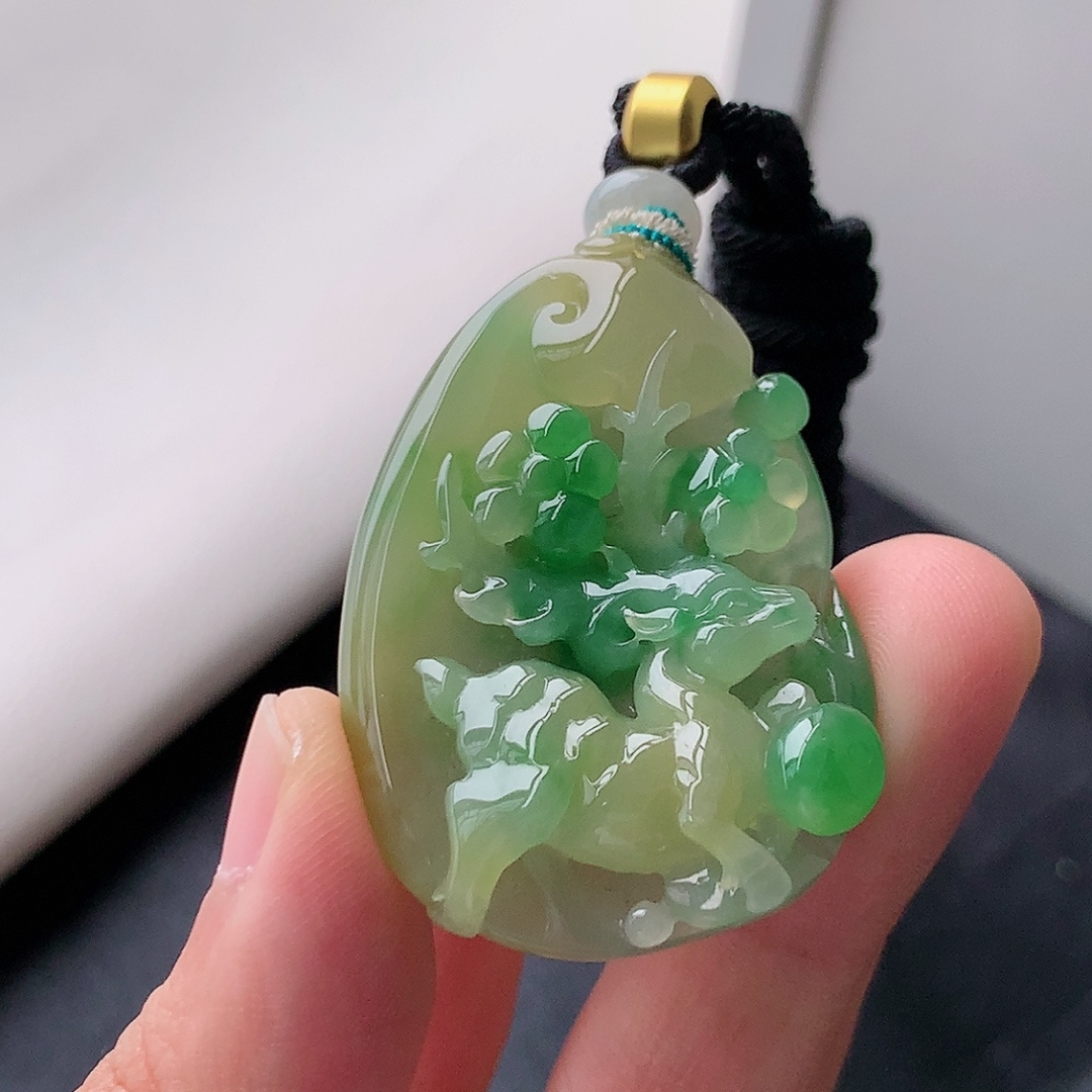 ️ 冰飘绿黄梅花鹿挂件 一路平安色系甜美，种老冰润细腻，佩戴优雅大气 货号24821，41.6-