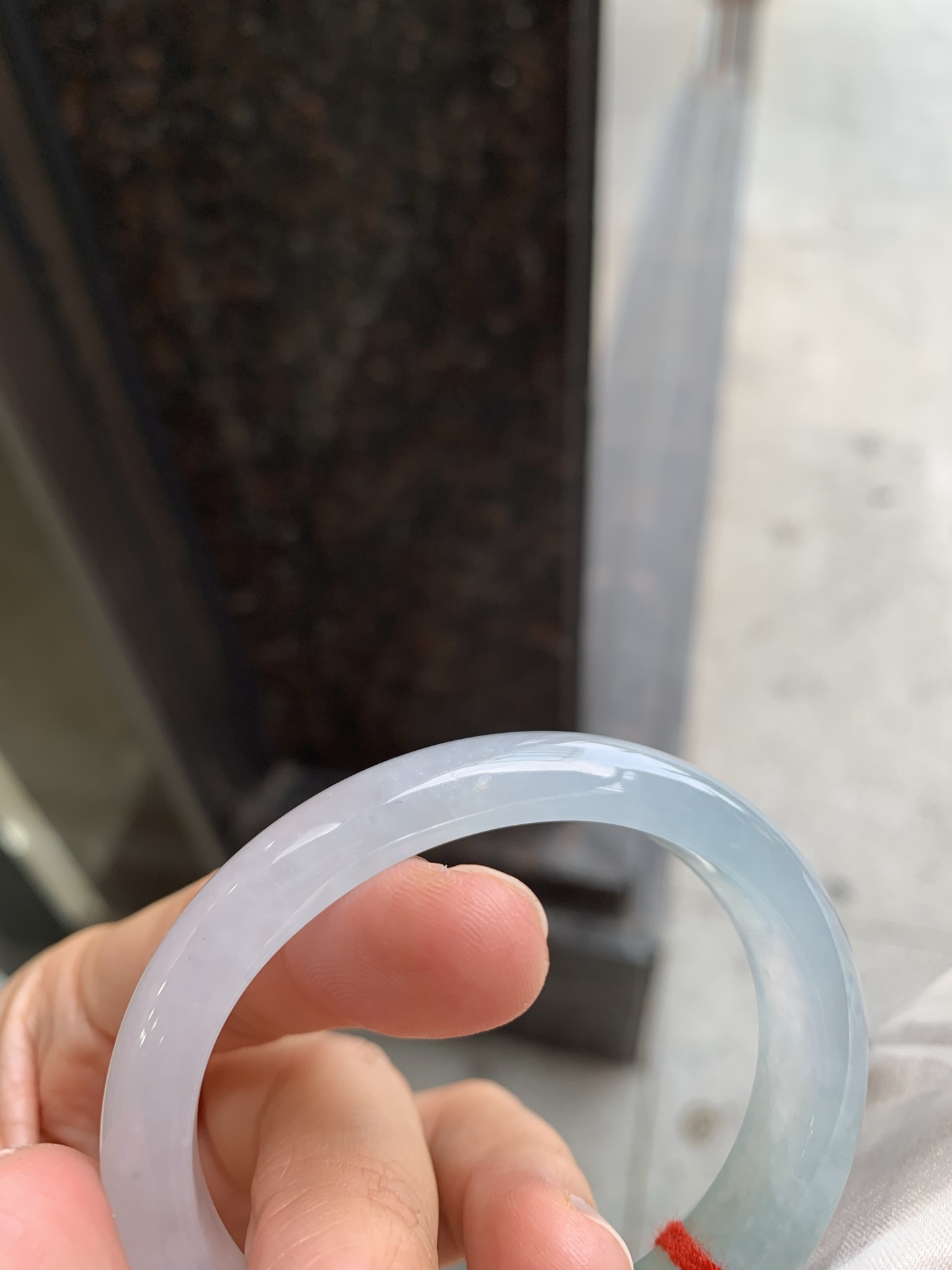 贵妃冰飘绿 表皮微瑕 尺寸：53.6/46/11.3/7.6 冰润