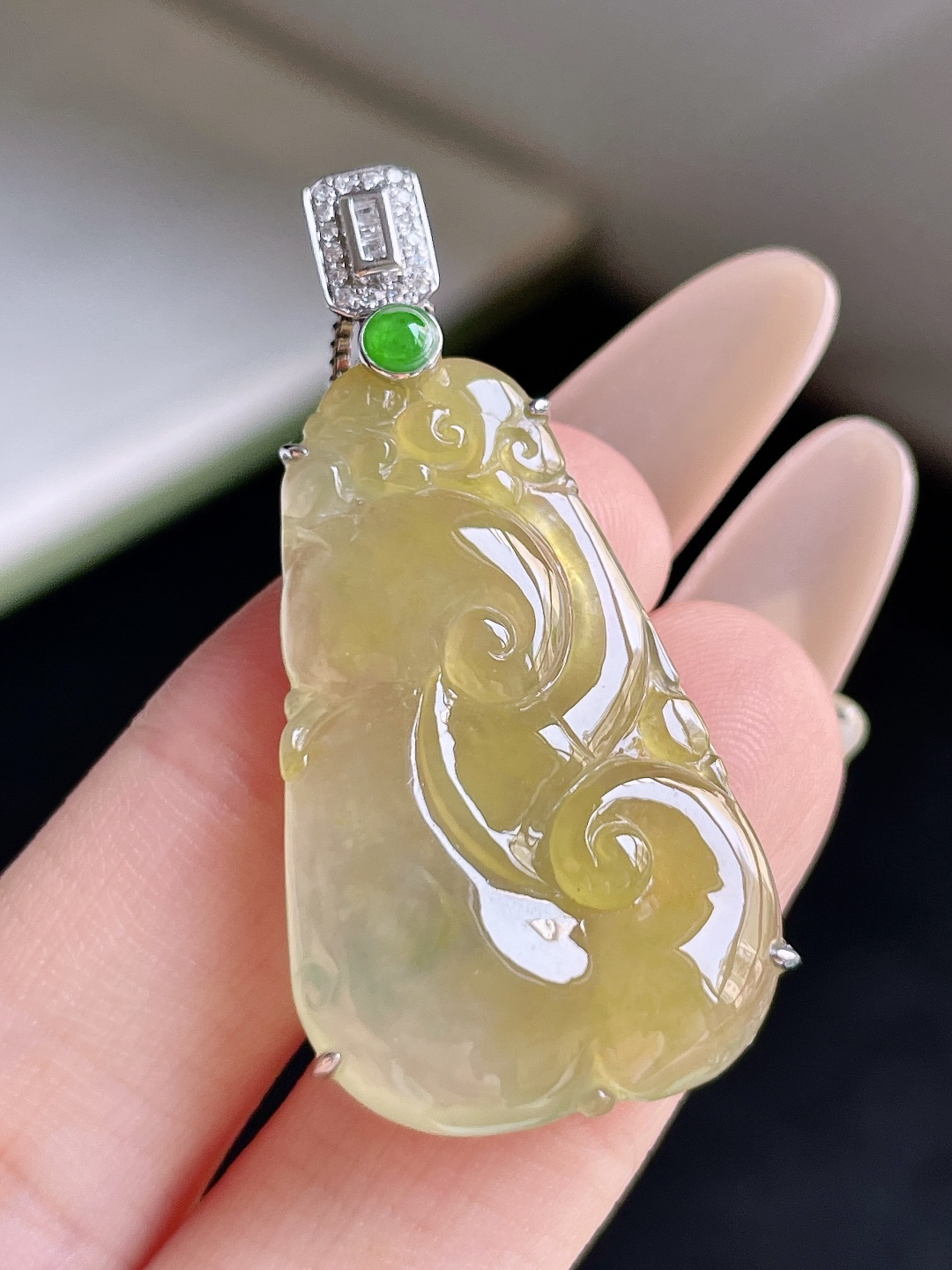 ️ 冰种黄翡如意 缅甸 无裂 色泽鲜艳 18k金镶嵌 整体 41.2 裸石 32.5/20.4