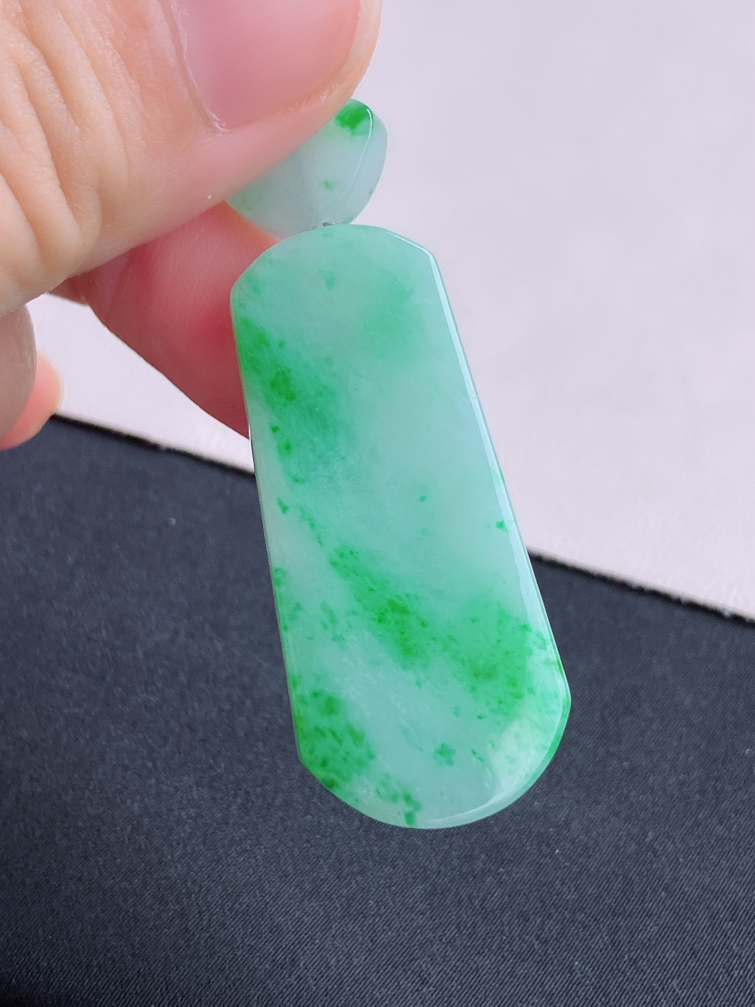 ️翠绿平安牌，简约时尚，尺寸42/18.8/6/自然光实拍