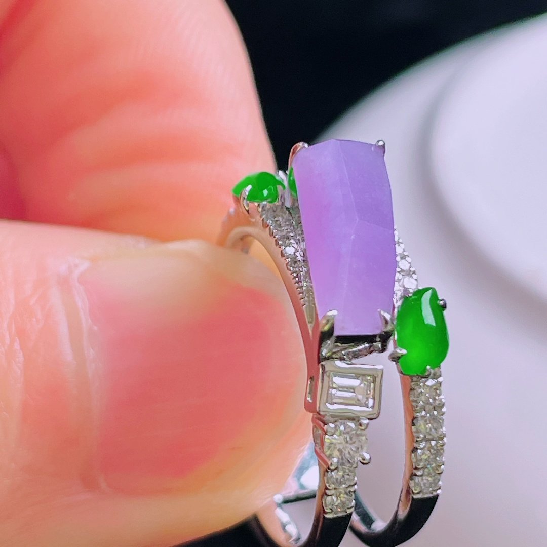️冰紫戒指，18k镶嵌，老种起光，细底通透，尺寸：裸石12.7/4.4/2.8mm0923