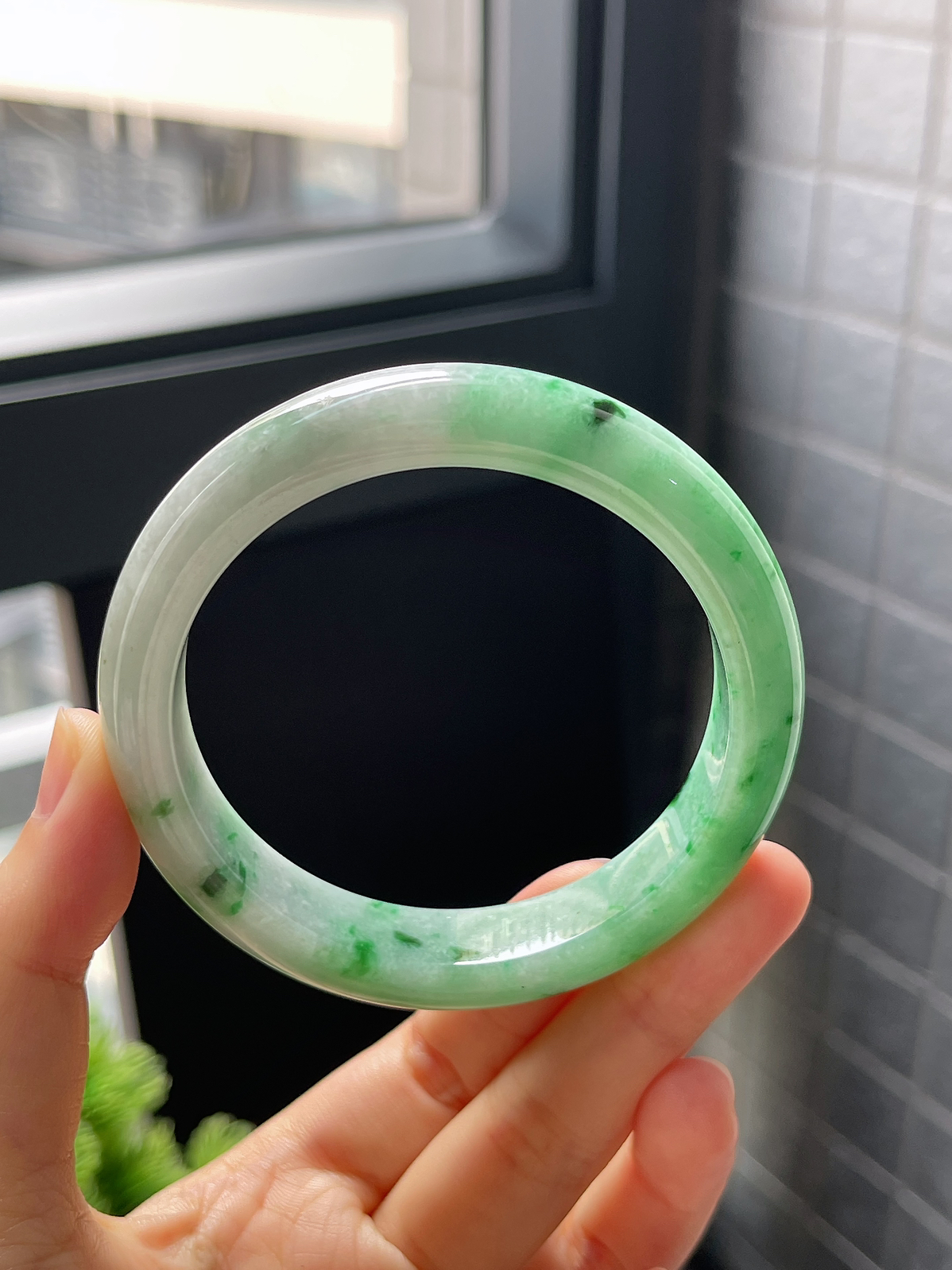 圈口57.7，糯化种飘花翡翠正圈手镯9.24