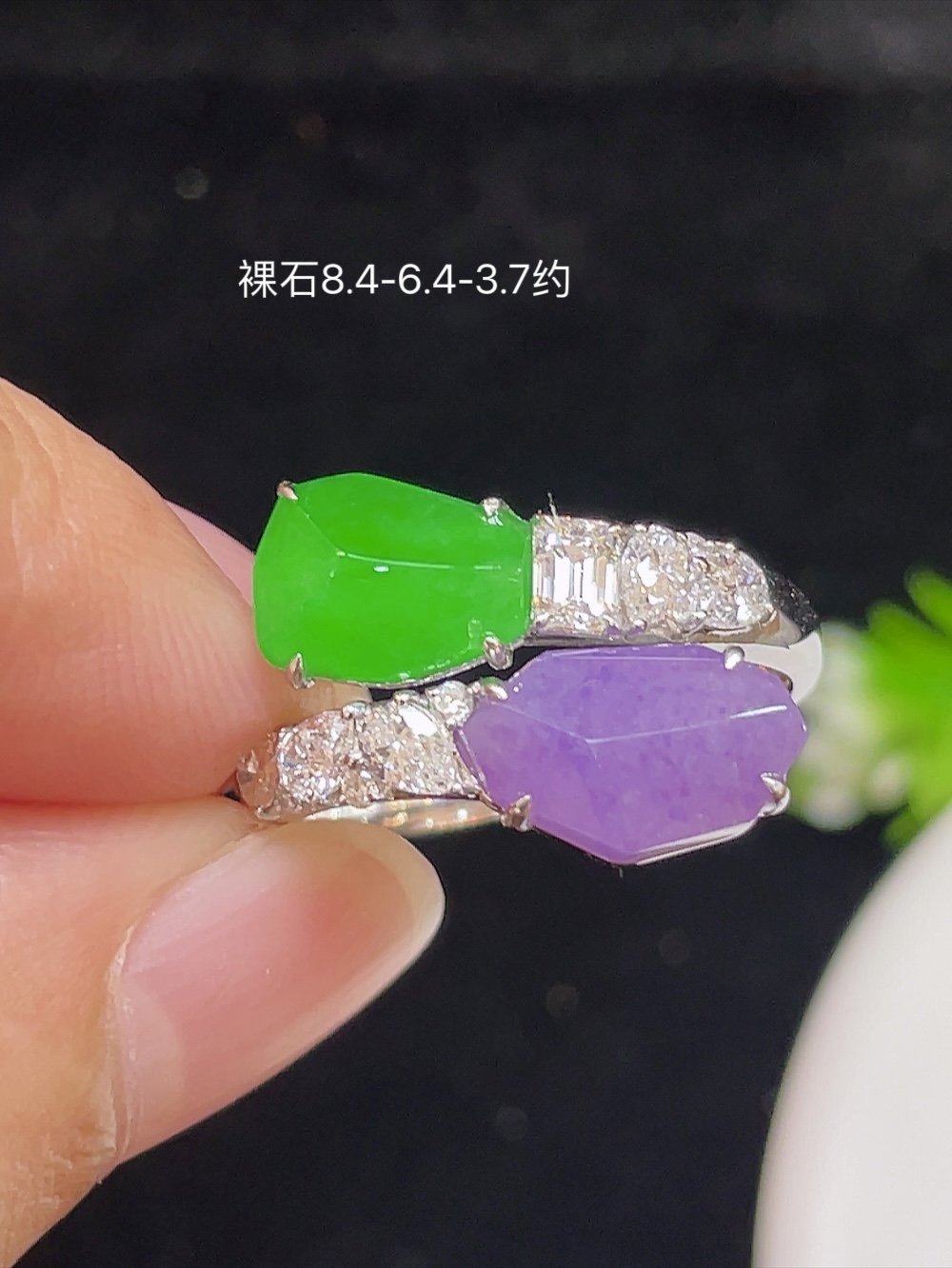 ️【冰种+阳绿，戒指】大件饱满，通透水润，玉质细腻，翠色鲜艳，18k金奢华钻石镶嵌️，8.4-6
