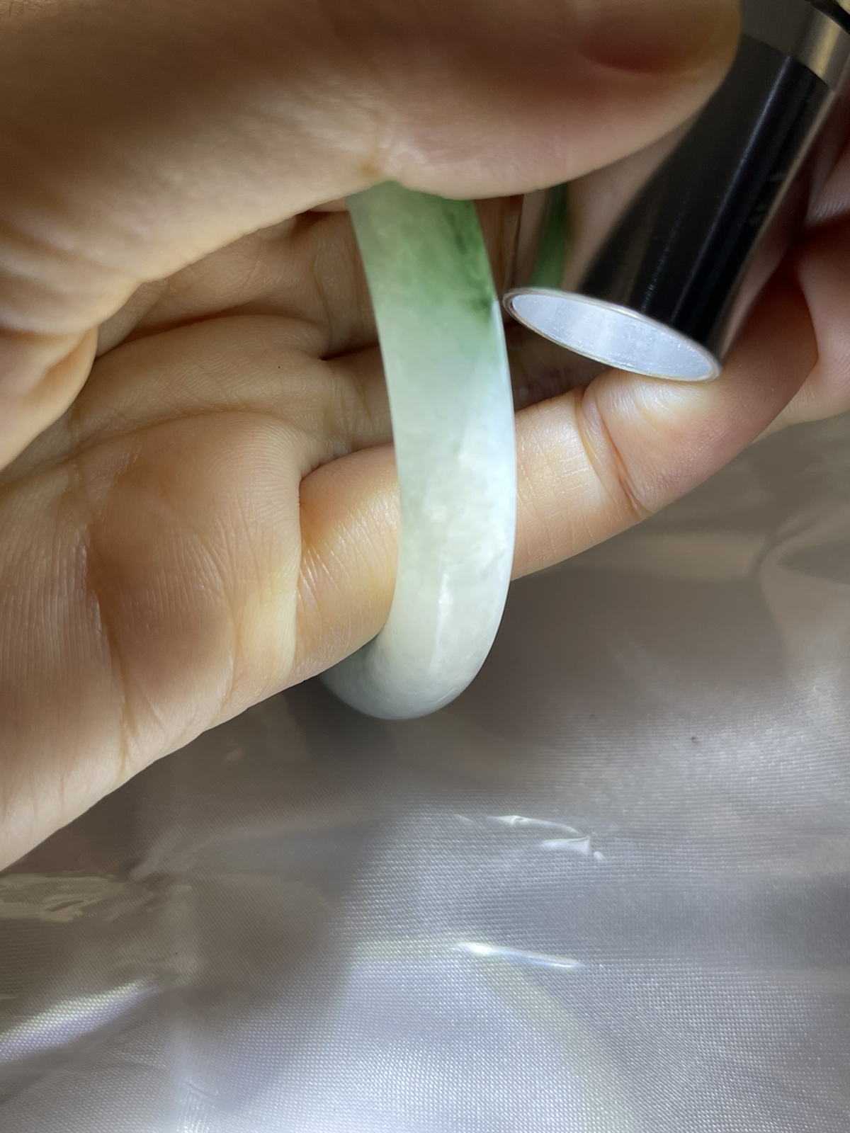 圈口52.5，冰糯种飘绿圆条翡翠手镯9.24
