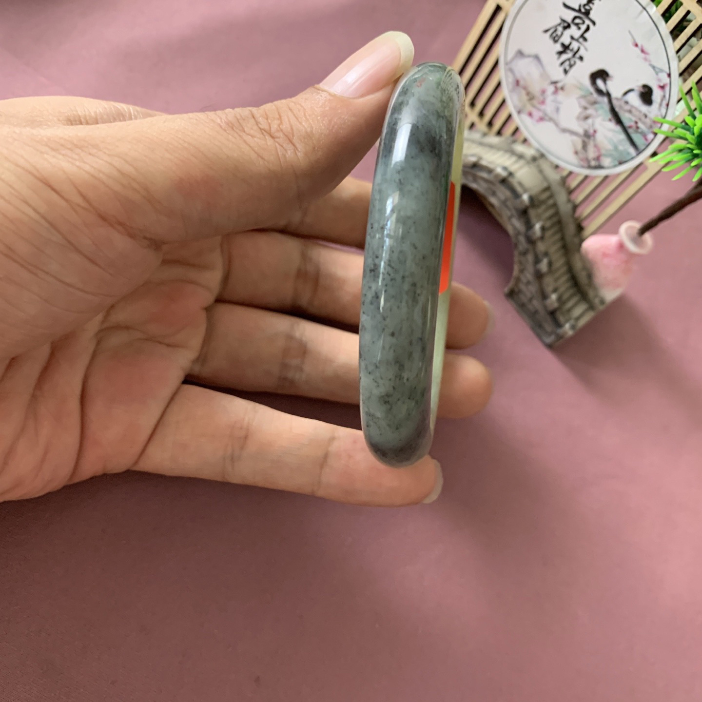 和田玉58圈青花手镯！精品漂花手镯，玉质细腻油润 底色纯净 无裂无棉 脂粉好，品质高。