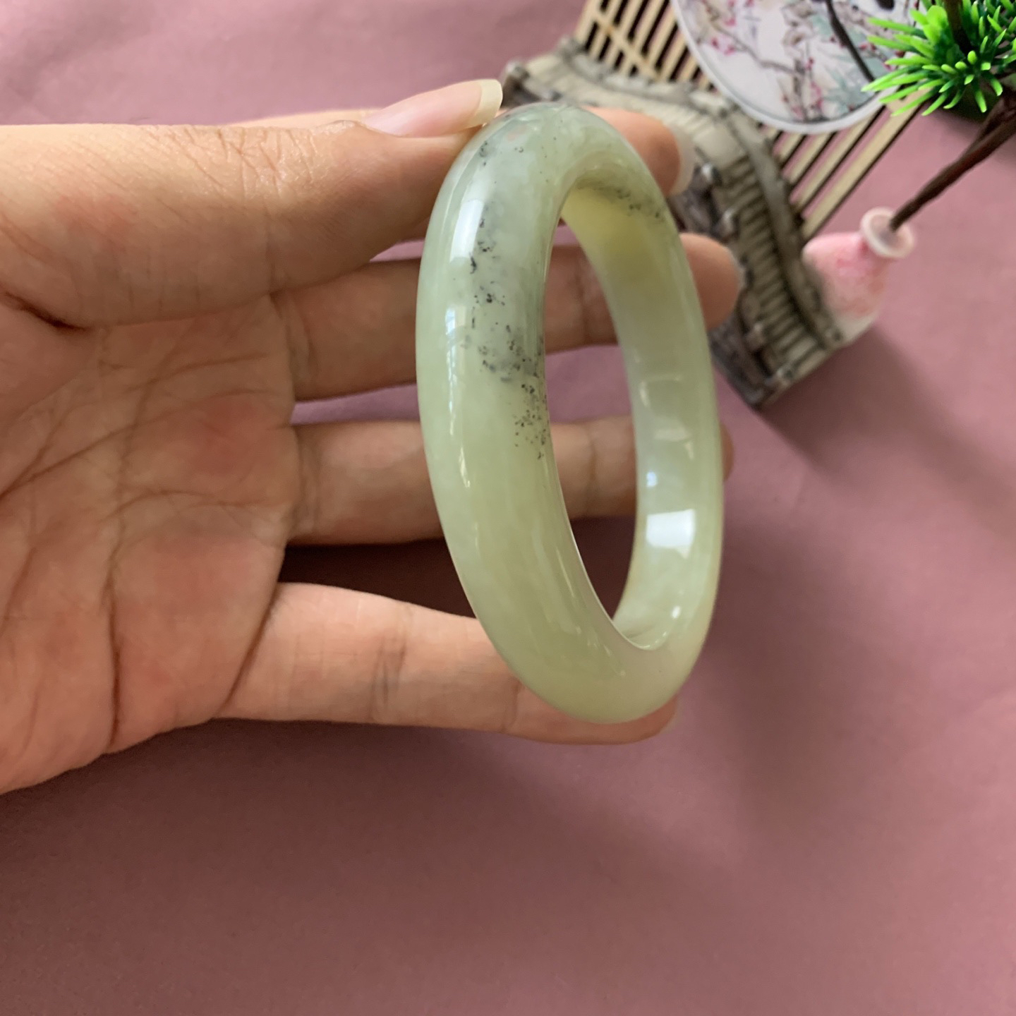 和田玉60圈且末糖料手镯！精品楼兰三色手镯，圈口60玉质细腻油润 底色纯净 无裂 脂粉好，品质高。