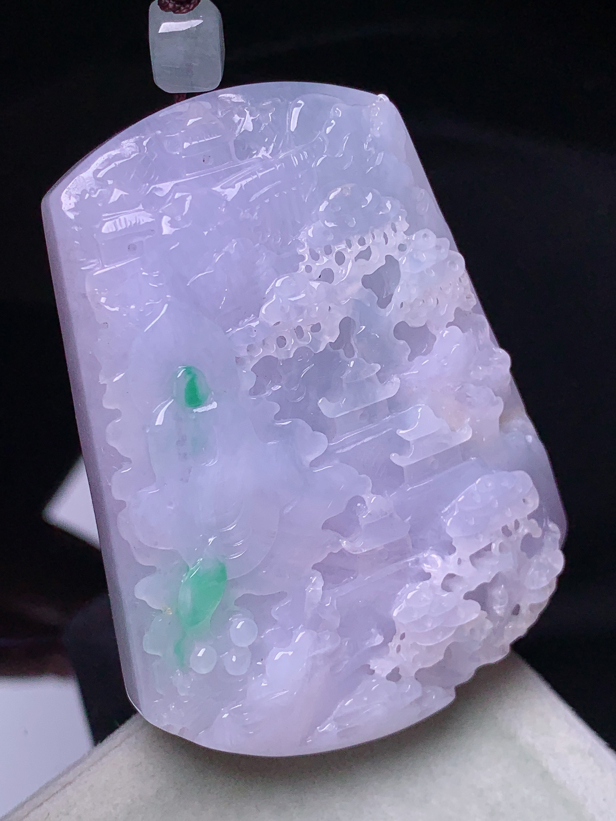 紫罗兰山水吊坠 玉质细腻 色泽艳丽清新 水润亮眼 整体尺寸51.8*39.5*12 2x