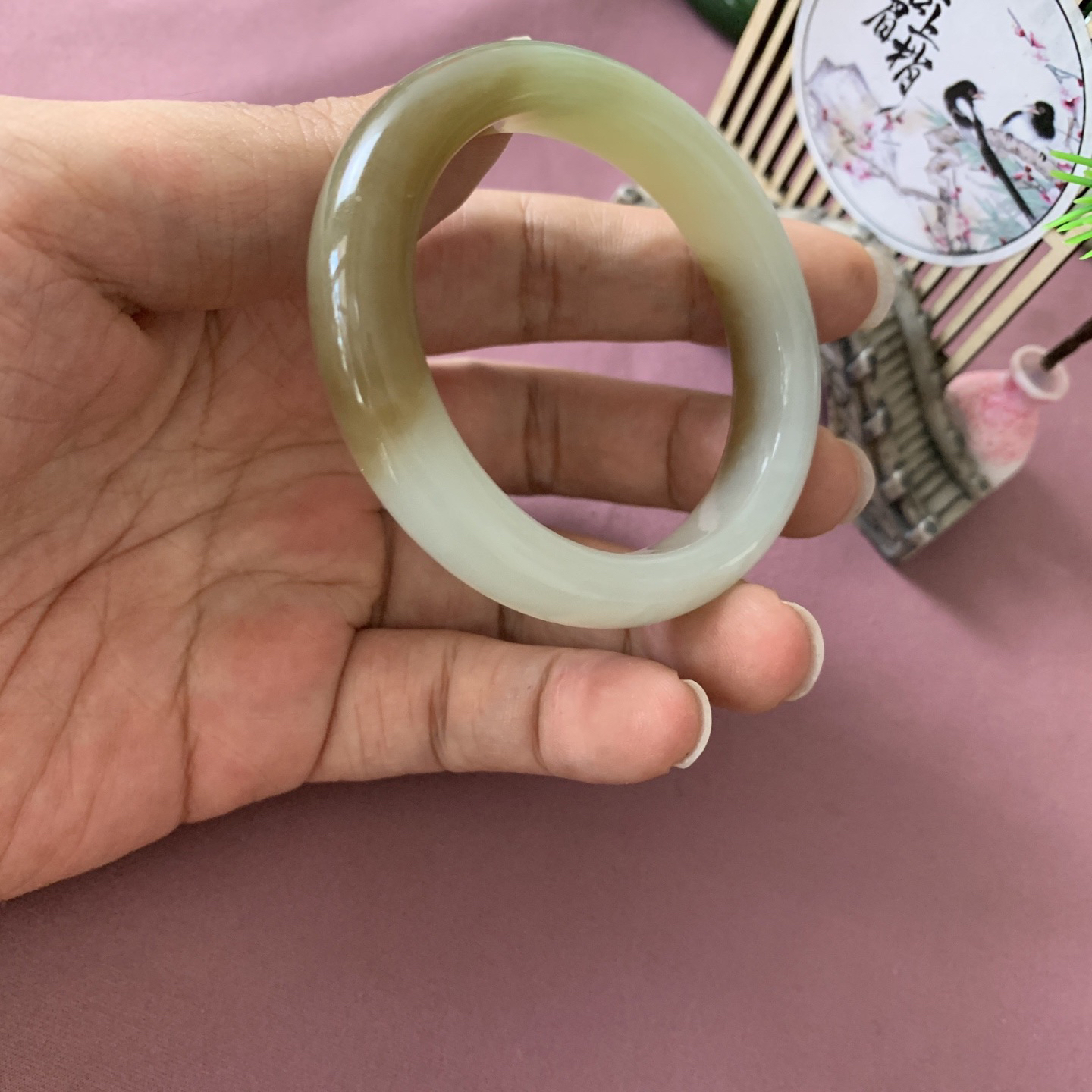 和田玉51圈且末糖料贵妃手镯！精品楼兰三色手镯，内径长/宽54/47宽玉质细腻油润 底色纯净 无裂无黑脂粉好，品质高。