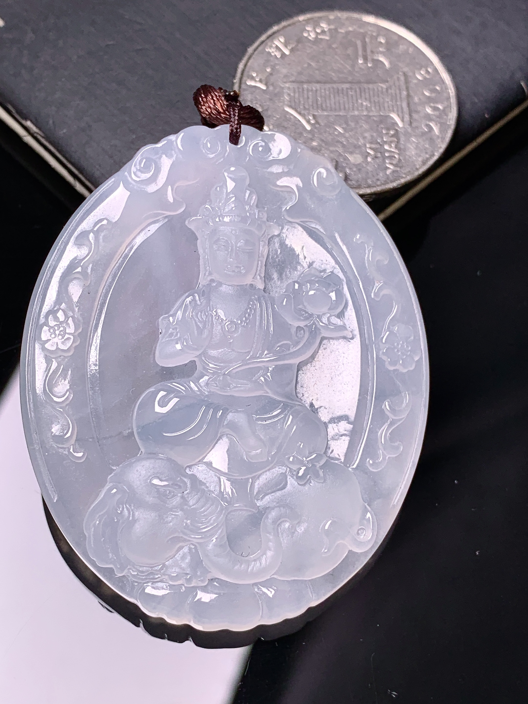 冰种普贤观音菩萨吊坠 玉质细腻 色泽艳丽清新 水润亮眼 整体尺寸48.8*39.5*5.6 b2