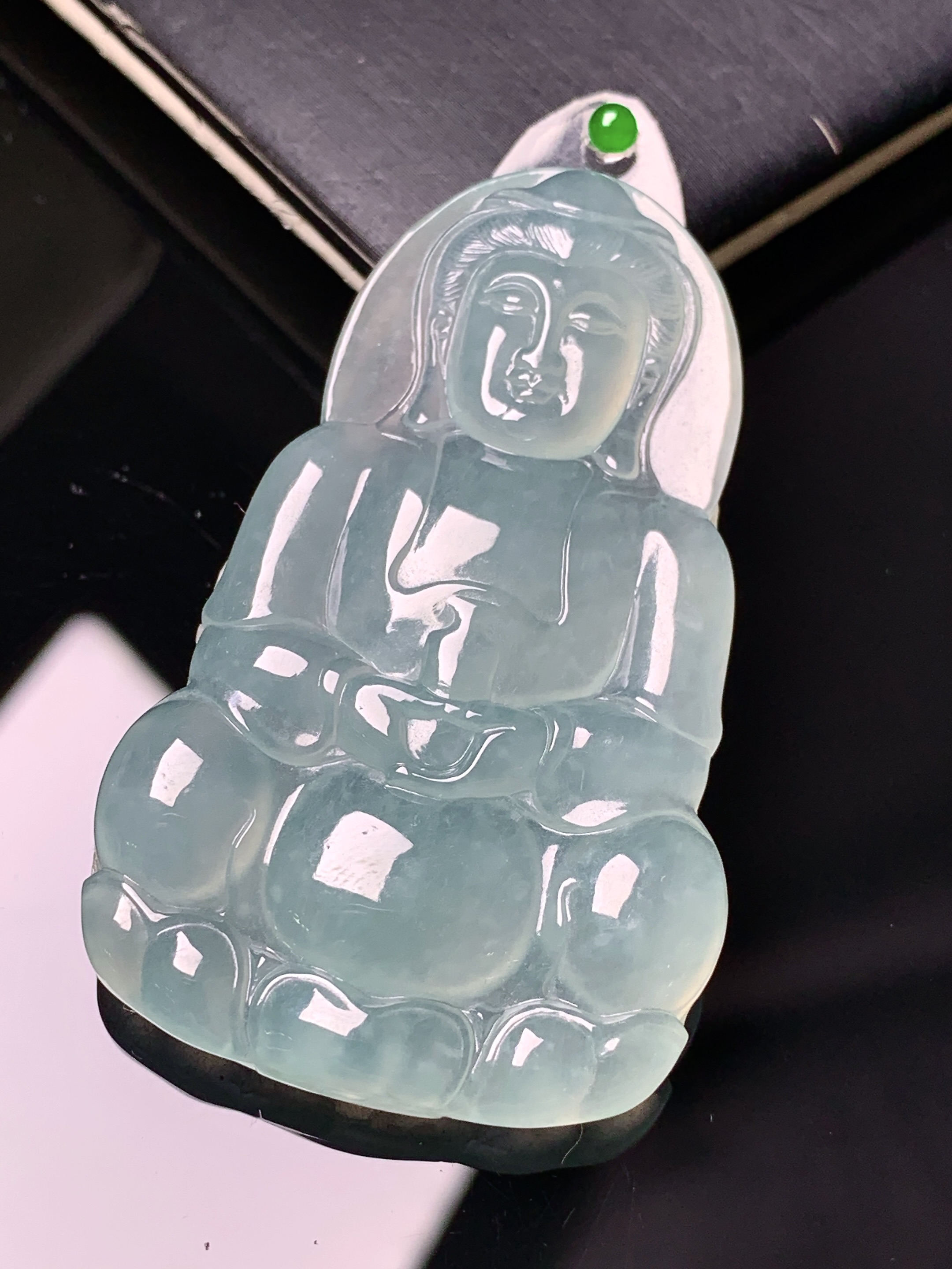 冰种观音菩萨吊坠 玉质细腻 色泽艳丽清新 水润亮眼 整体尺寸49.5*30.2*4.3 2x