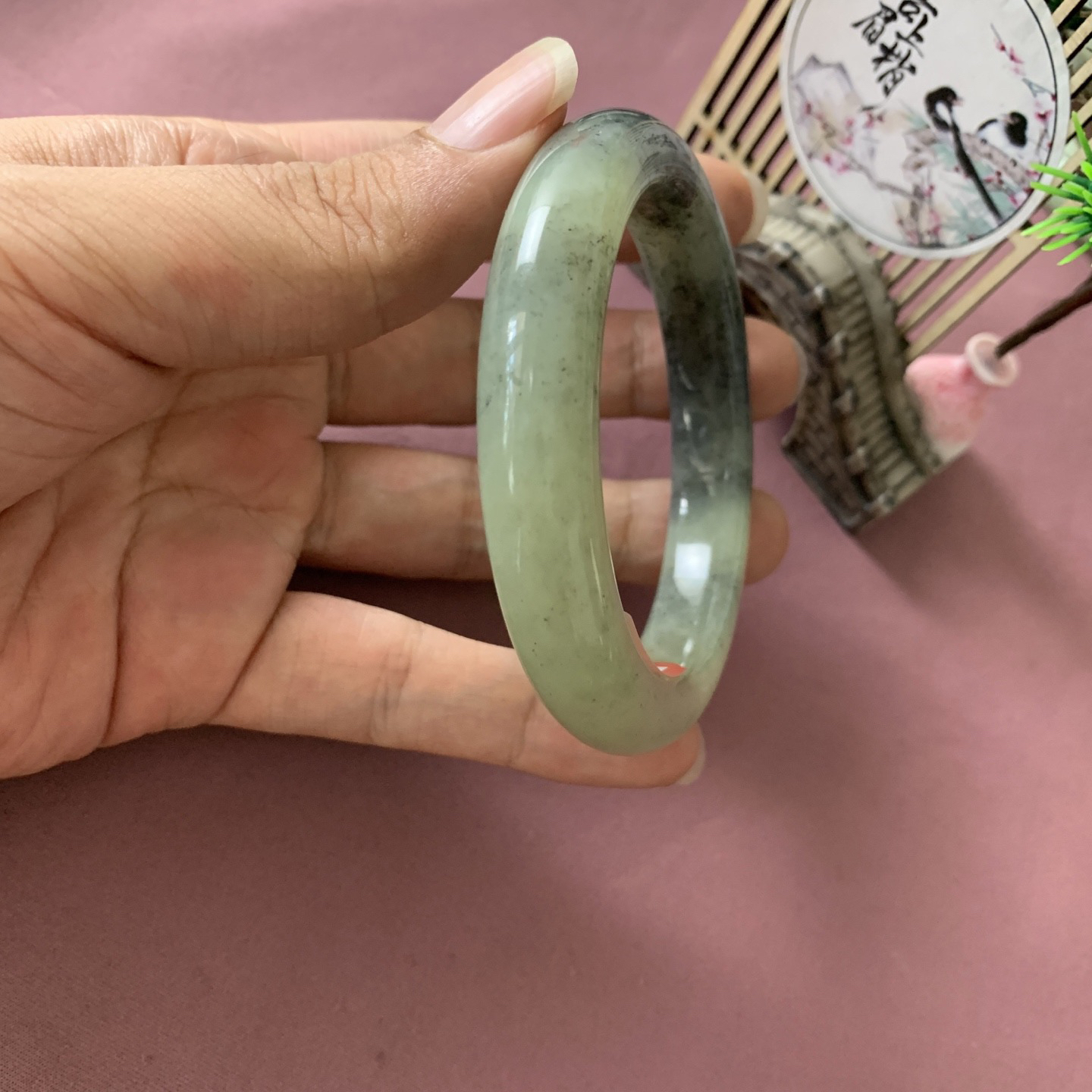 和田玉58圈青花手镯！精品漂花手镯，玉质细腻油润 底色纯净 无裂无棉 脂粉好，品质高。