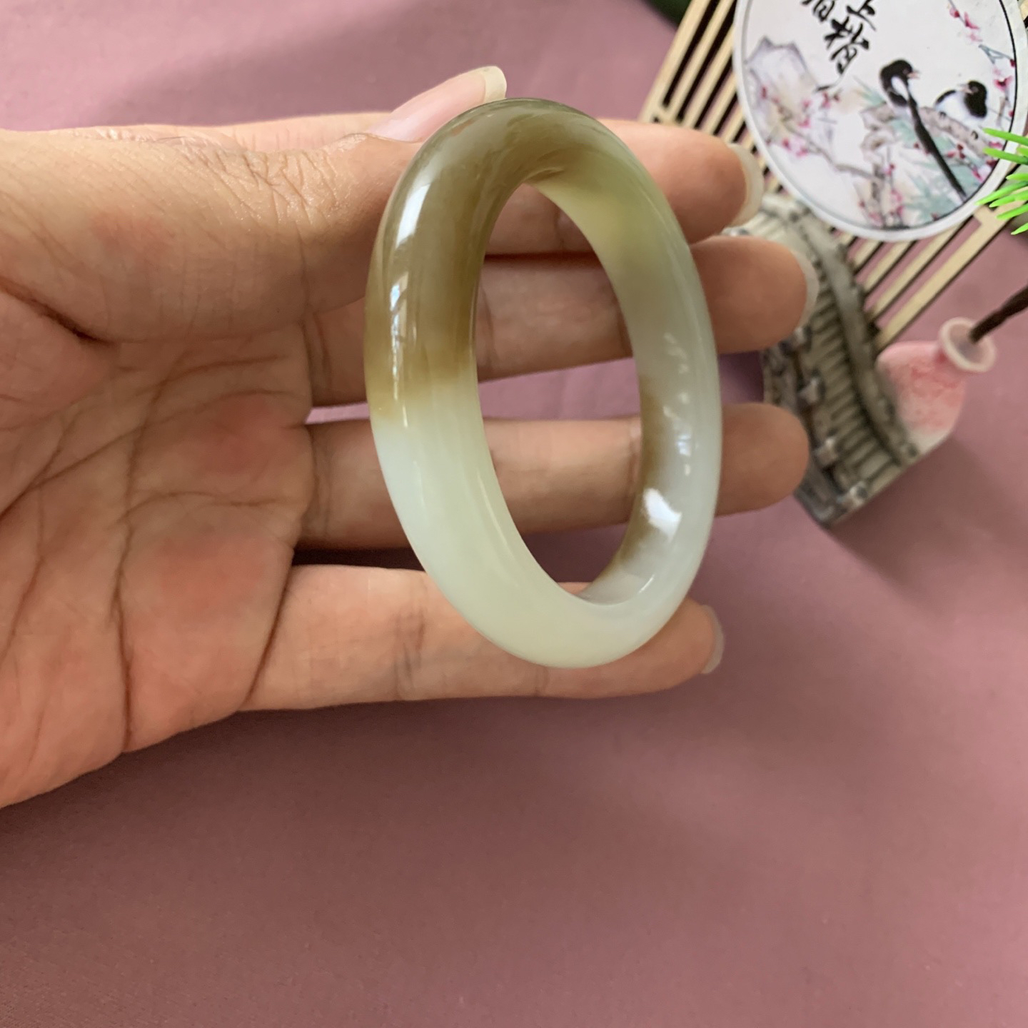 和田玉51圈且末糖料贵妃手镯！精品楼兰三色手镯，内径长/宽54/47宽玉质细腻油润 底色纯净 无裂无黑脂粉好，品质高。