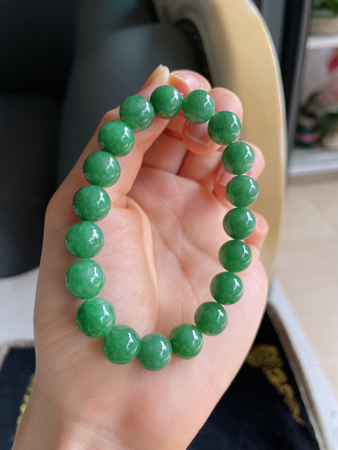 秒杀️，缅甸天然翡翠A货，冰满绿手串，尺寸：10mm。【编4704】