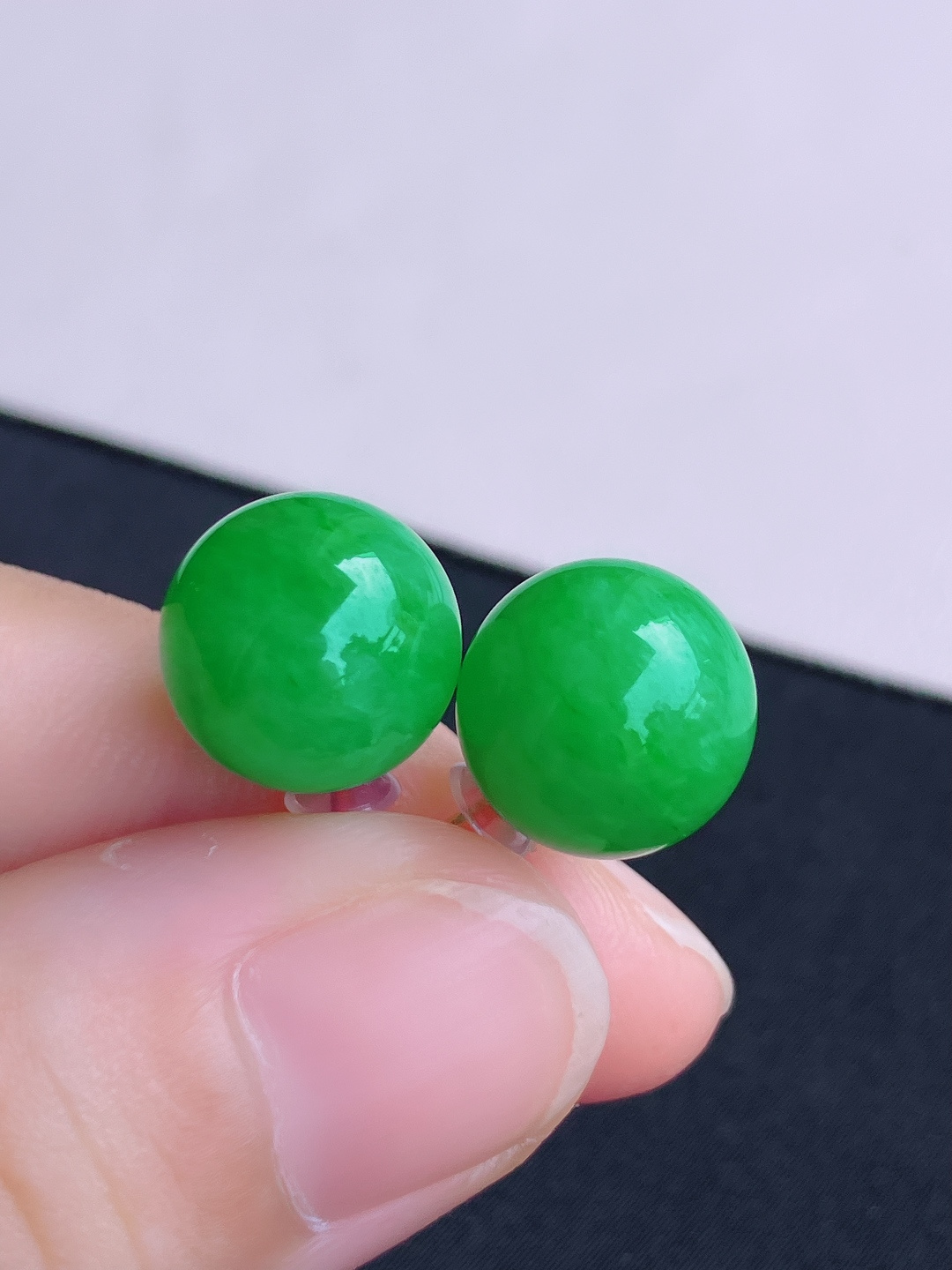 ️，满绿大圆珠耳钉，简约时尚，尺寸23.6/12/自然光实拍