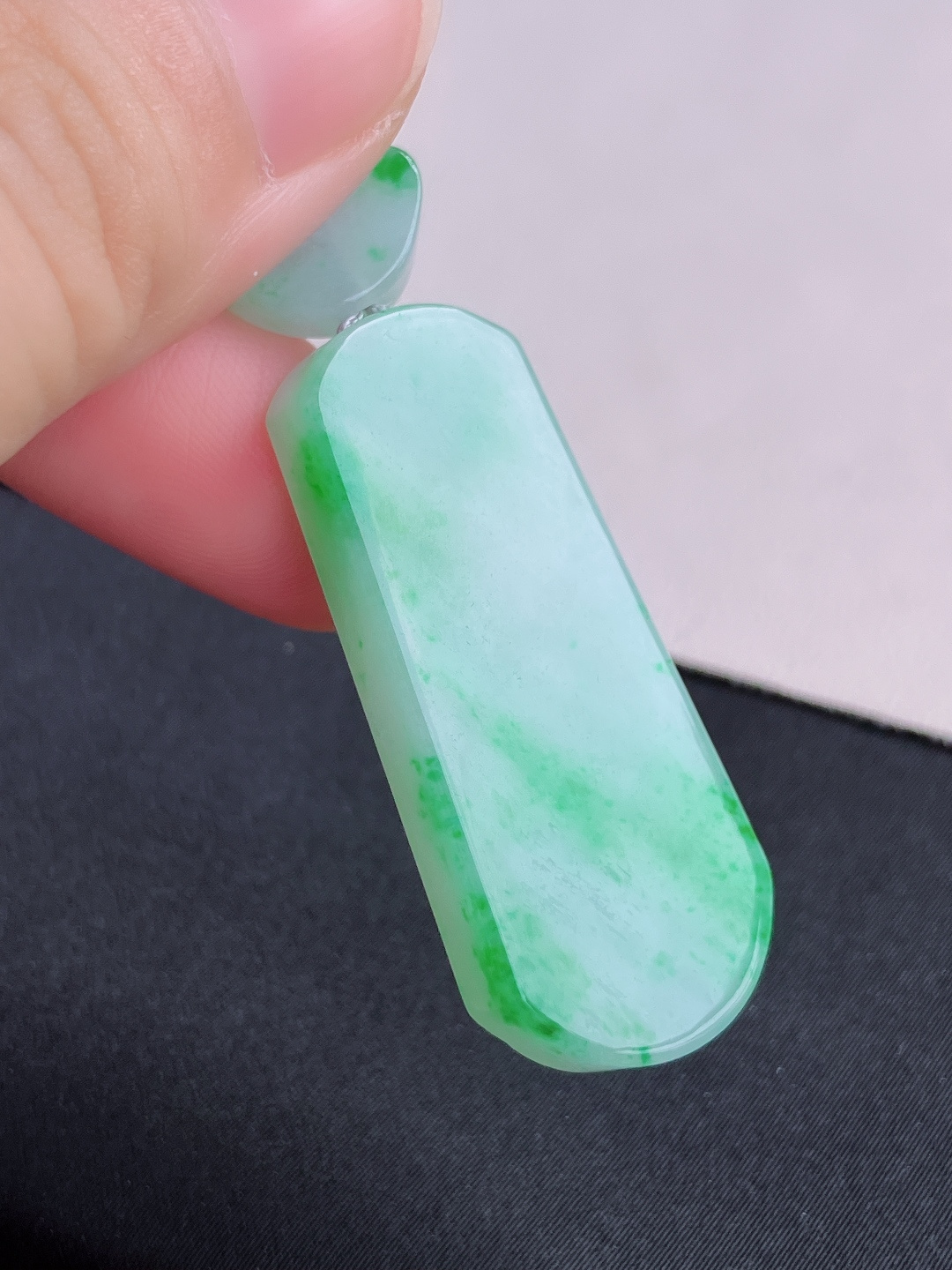 ️翠绿平安牌，简约时尚，尺寸42/18.8/6/自然光实拍
