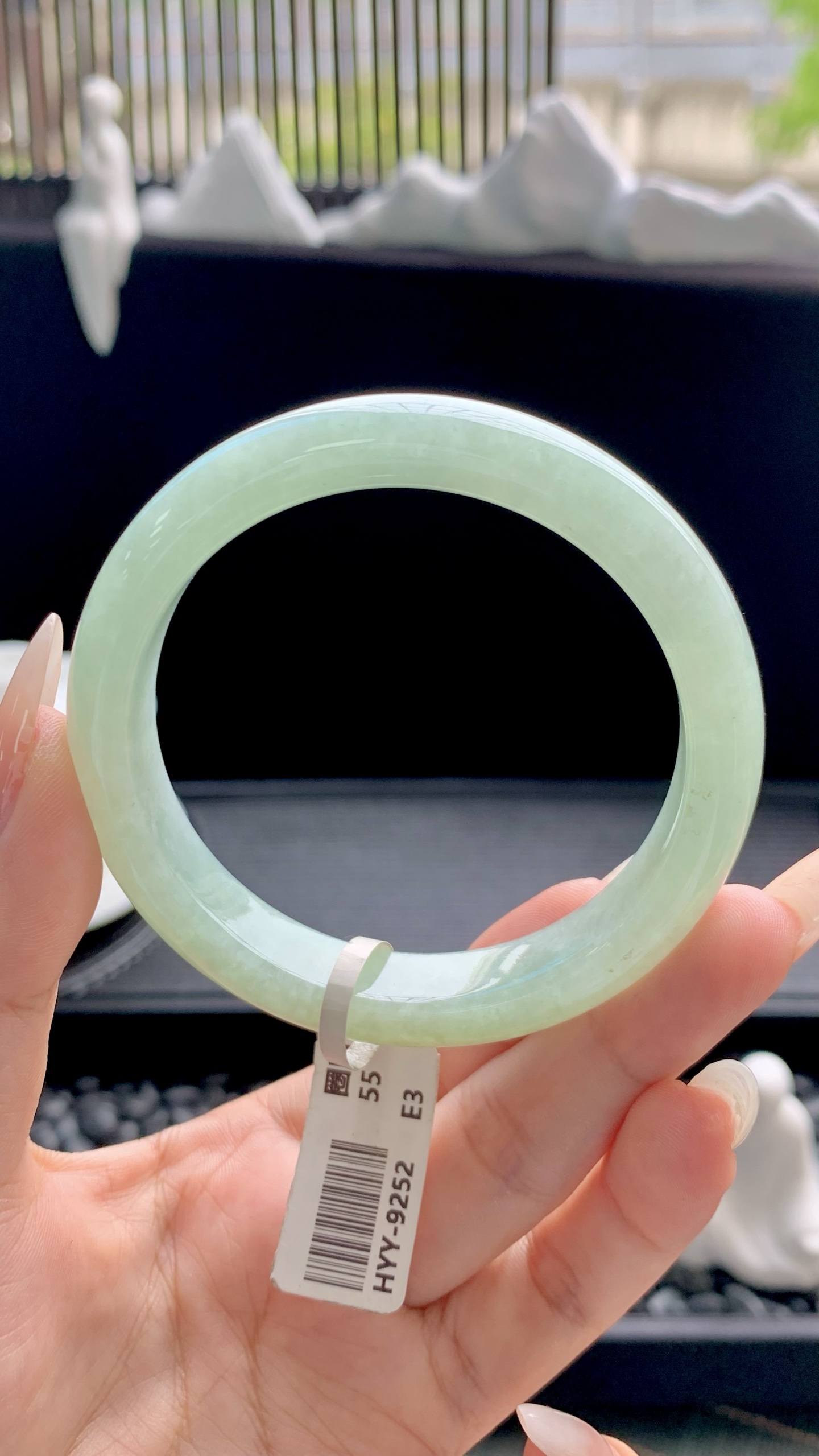 果绿洒金正圈手镯成品 HYY-9252 尺寸：55-11-8