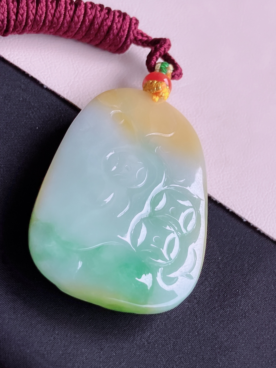 ️，三彩生肖鼠牌，细腻精致，尺寸55.3/36.6/18/自然光实拍
