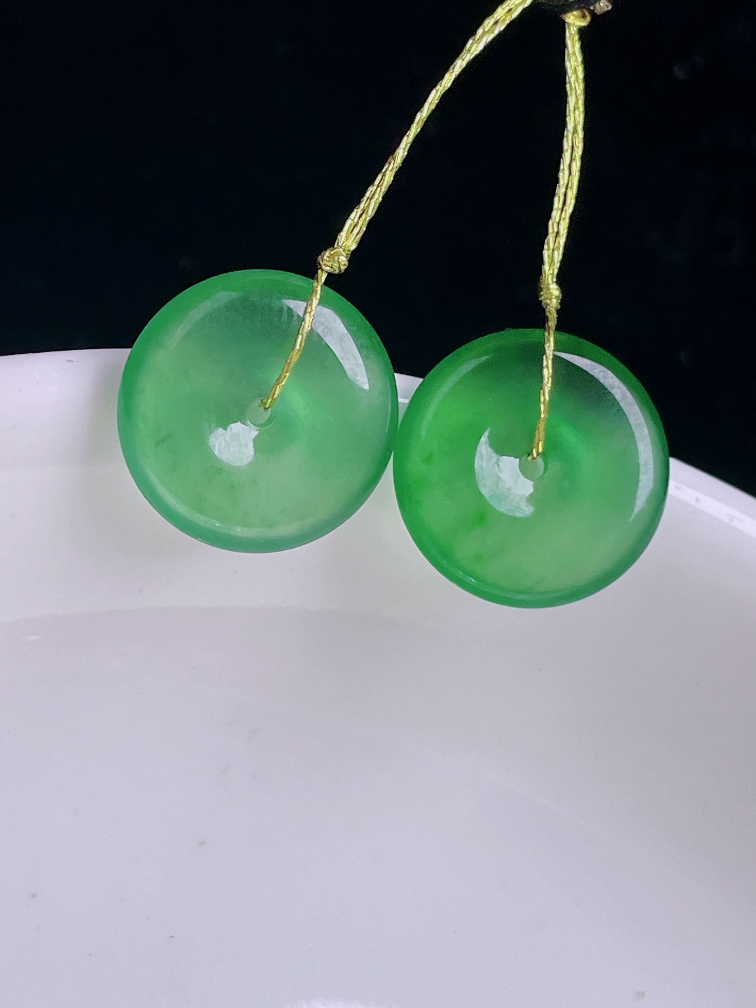 冰绿耳坠，老种起光，细底通透，尺寸：12.3/3mm0923