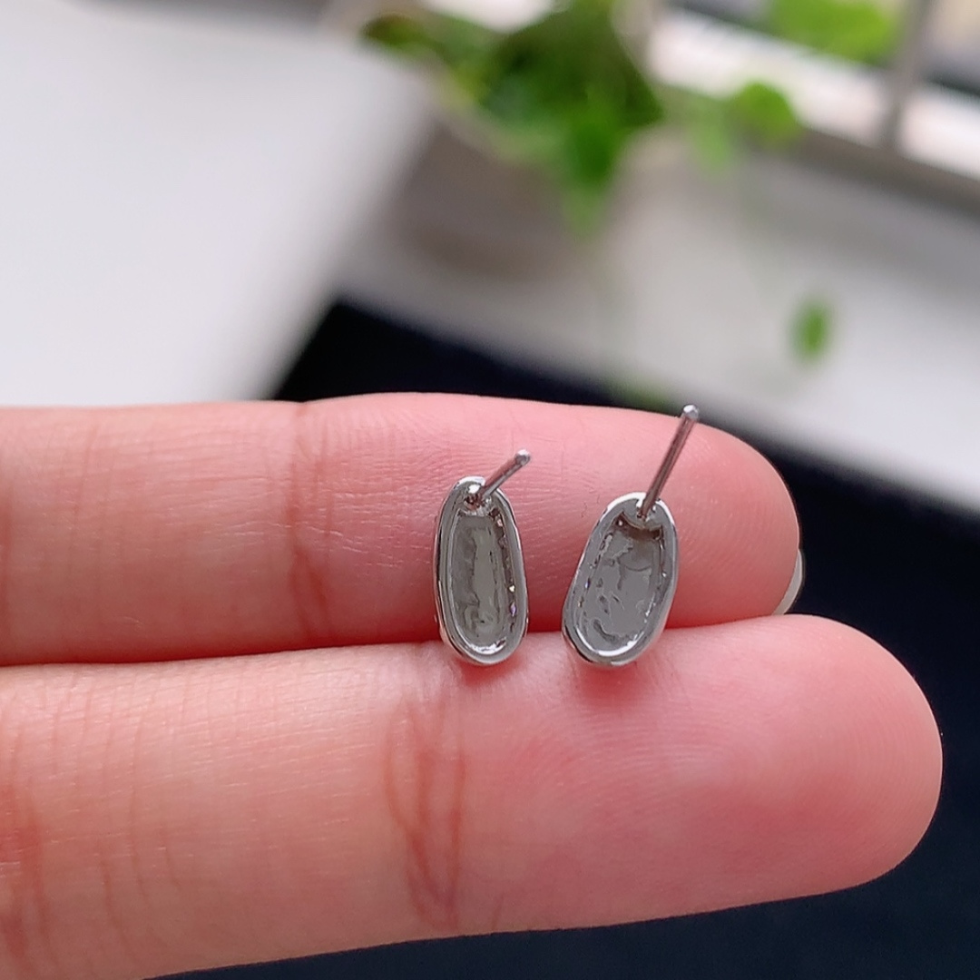 ️ 冰阳绿福豆耳钉 莹莹青翠，种老细腻水润，佩戴优雅时尚 货号25819，7.8-3.5-1