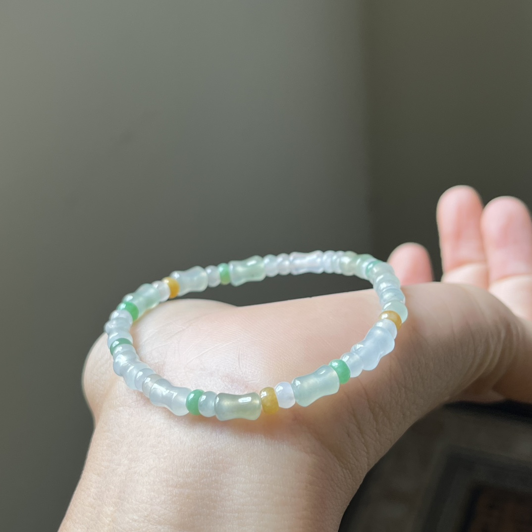 冰种多彩竹节鼓珠手链，节节高升，种水好，冰透，尺寸7.2×5.6，一串，只有一串哦