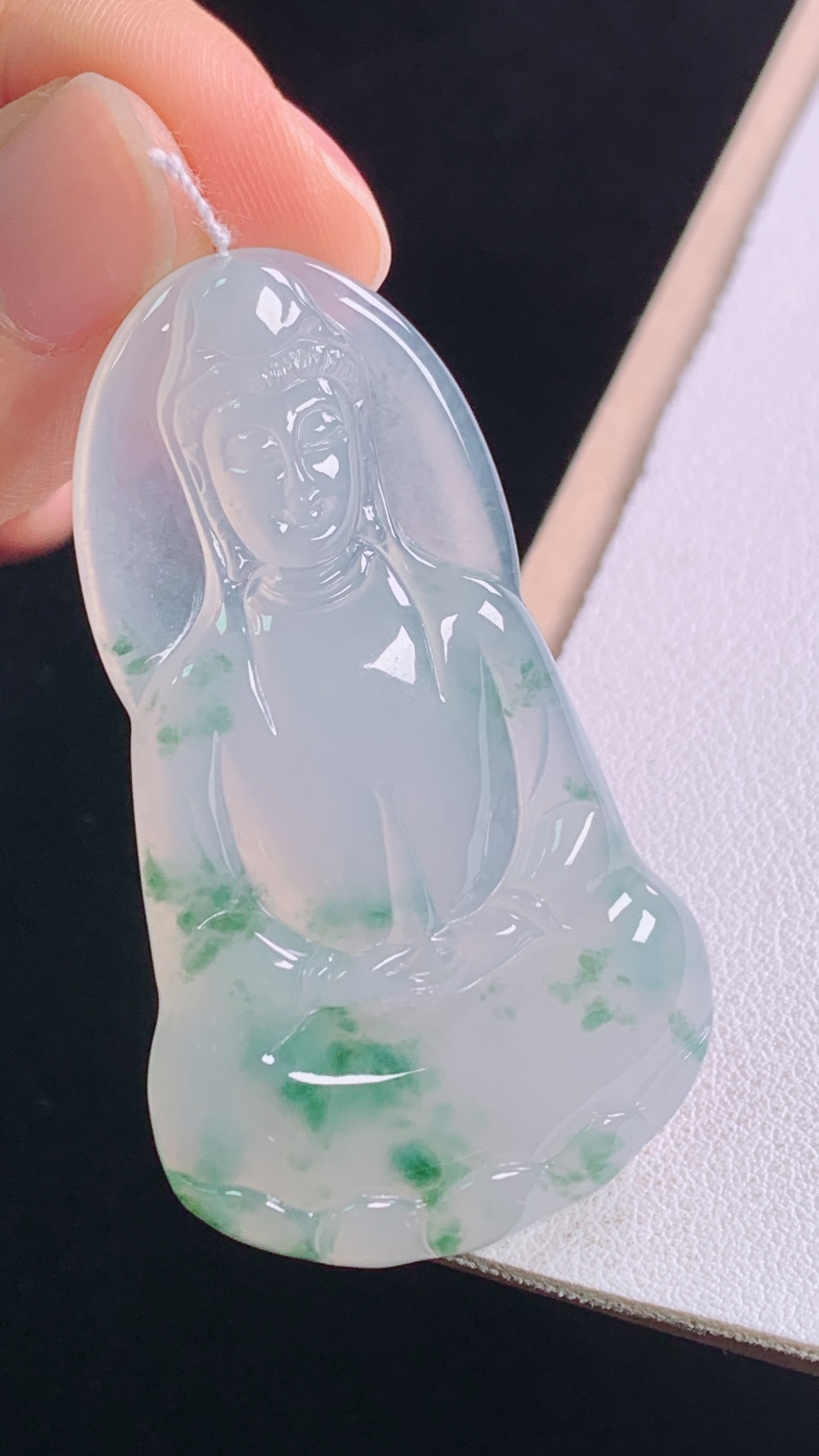 ️冰飘花观音，一刀切，花色灵动，清透细腻，无裂，尺寸:52.7-30.4-5.4mm 20