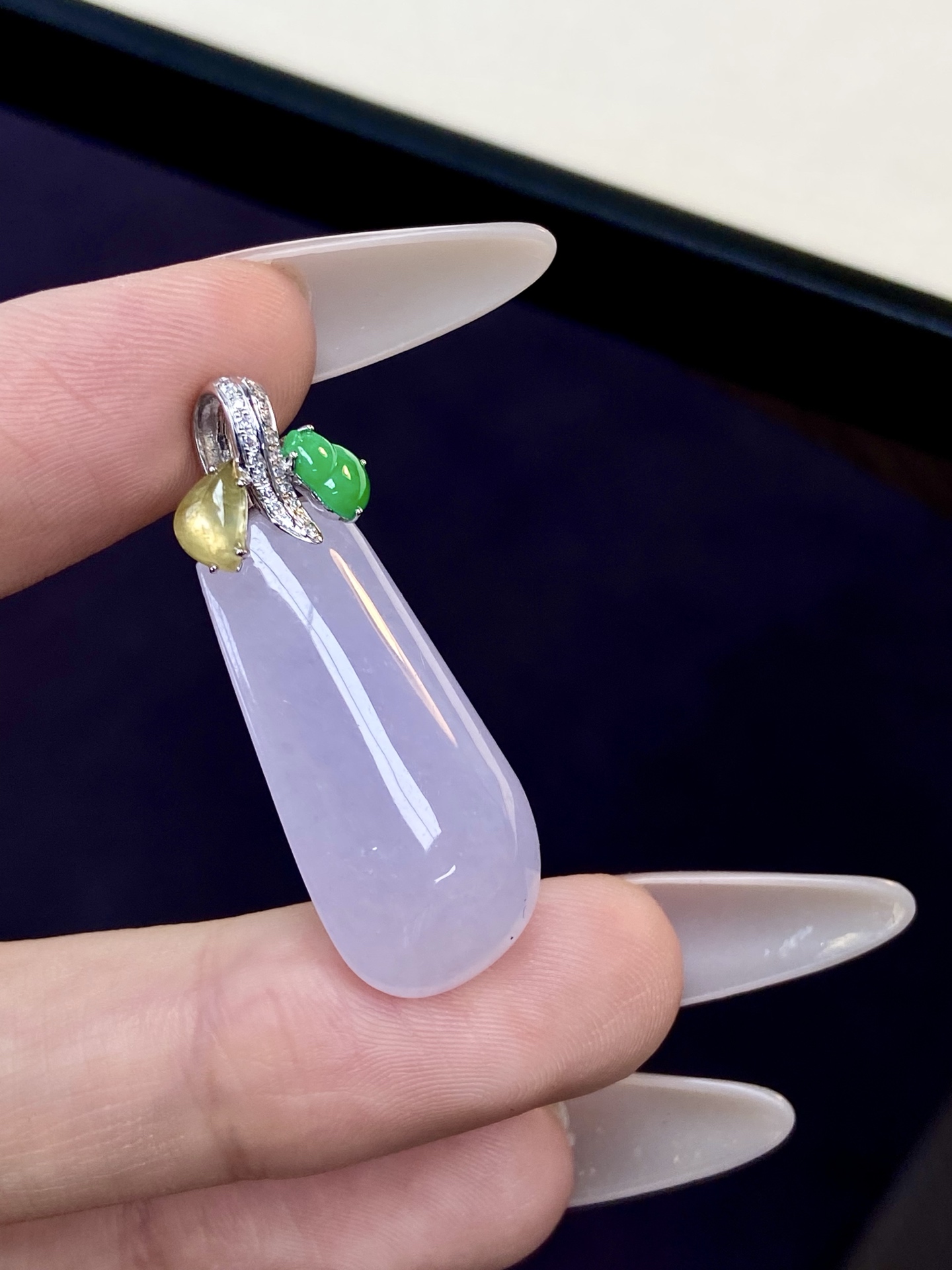 ️ 冰种 福瓜吊坠，韵味这东西 紫色最懂了，形体饱满丰腴，呱呱来财，好仙好美的一个瓜：36.7，裸石：32.3-14.3-8.5mm，无裂。