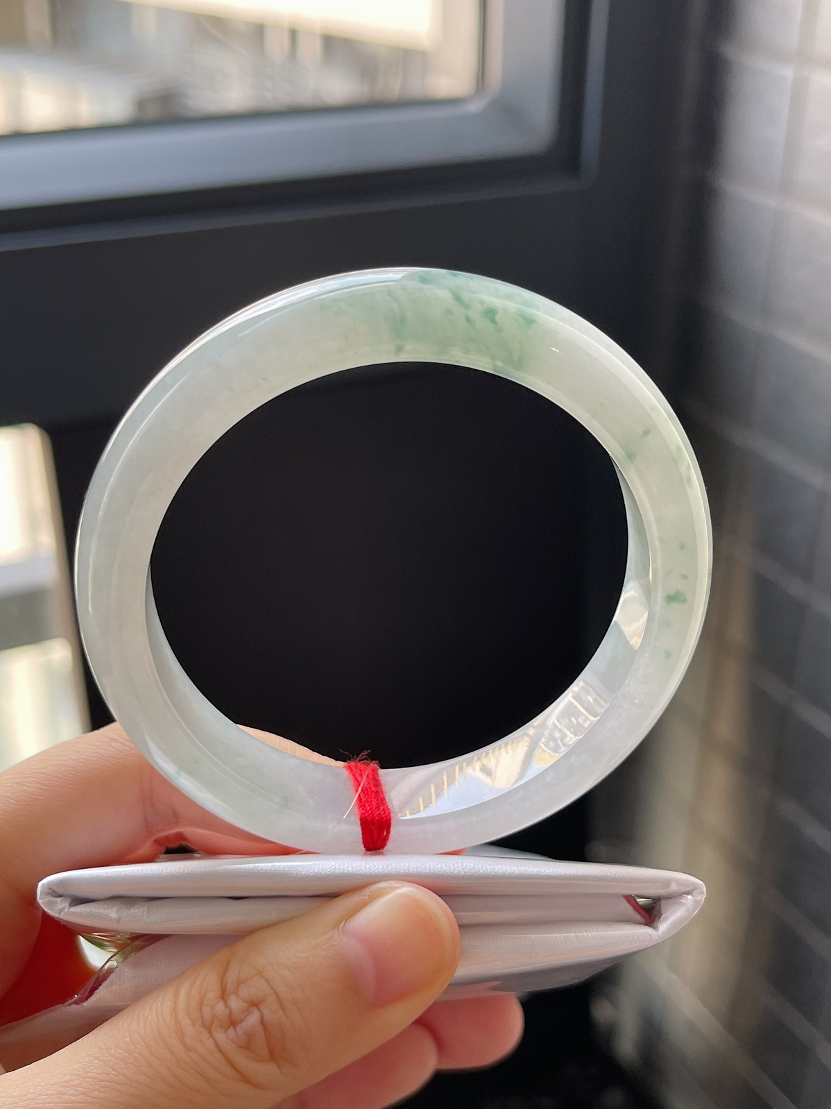 正圈56.2圈口，翡翠冰糯种飘花手镯