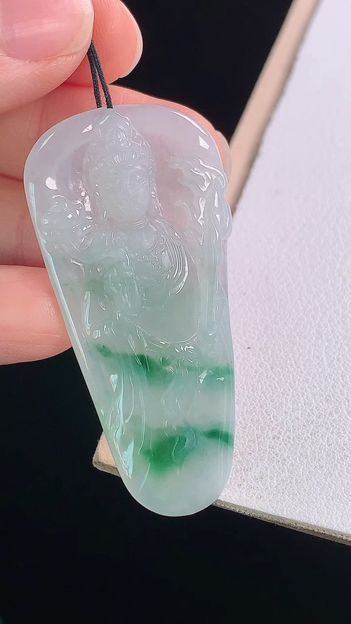 冰飘花虚空藏观音，无裂，尺寸:48.4-23.1-4.1mm 22