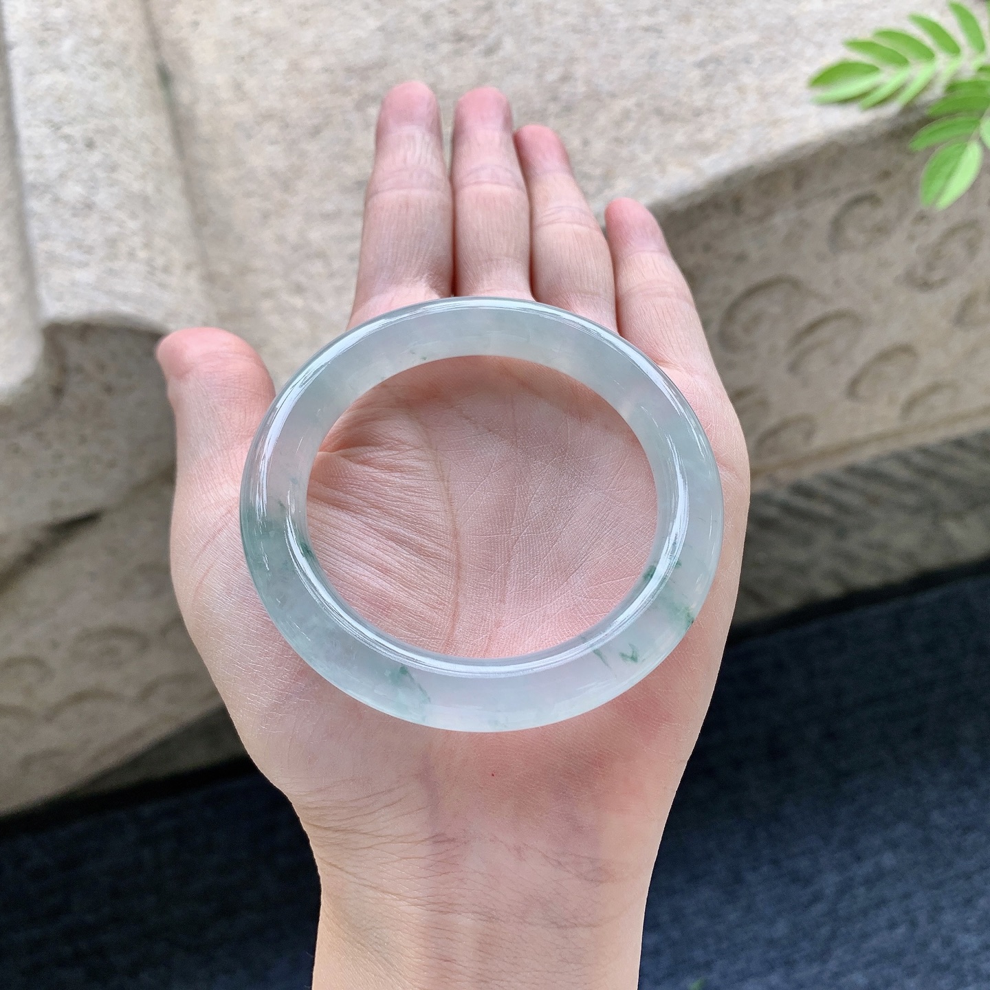 圆条50 51 圈口51.5/9.4/9.3 编码C5092514 冰糯飘花，水润，种老，细腻，打灯