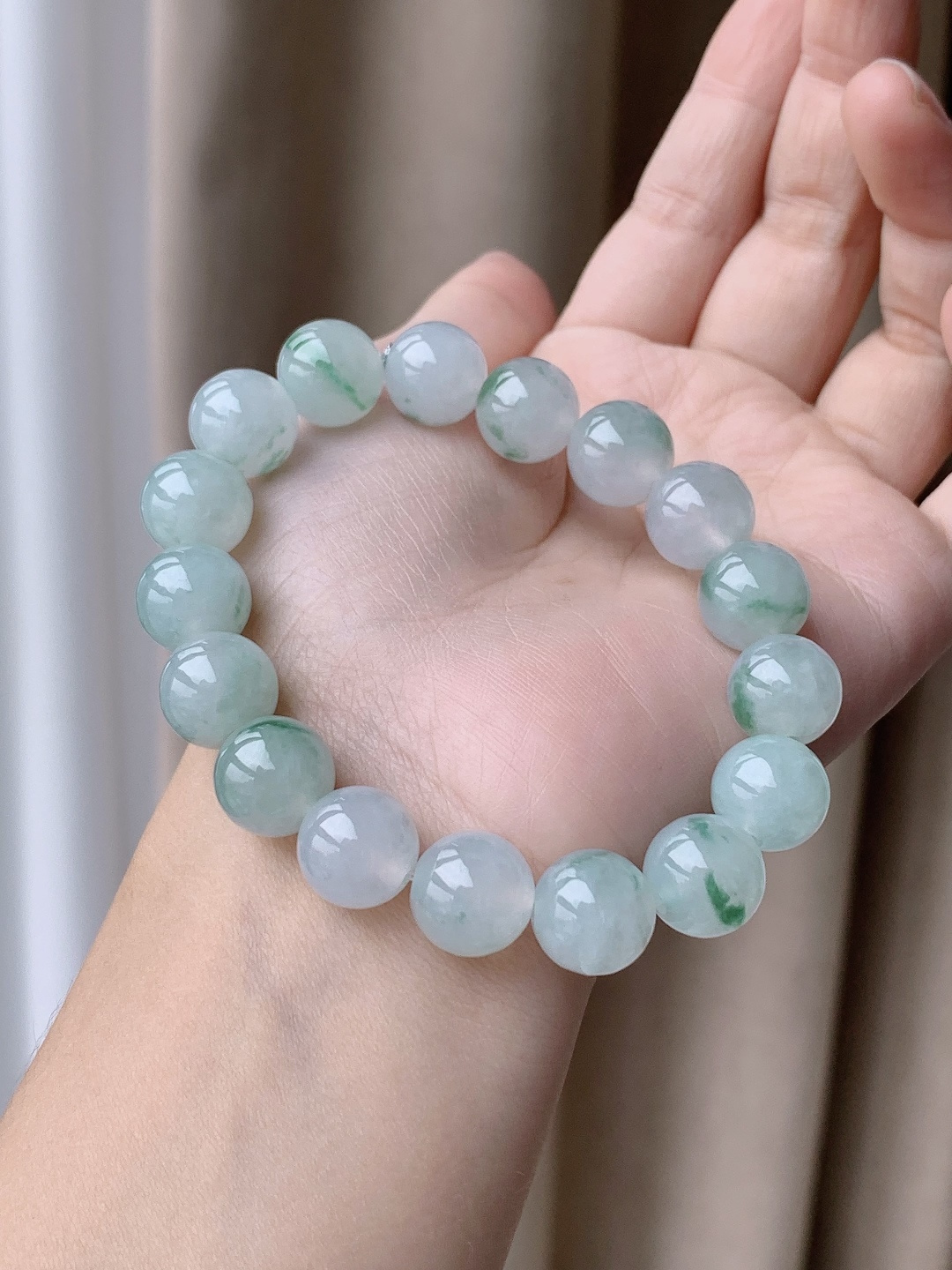 【珠子】飘花手串圆珠珠子手串 【说明】缅甸 性比高 【尺寸】12.3mm 【重量】53.9克