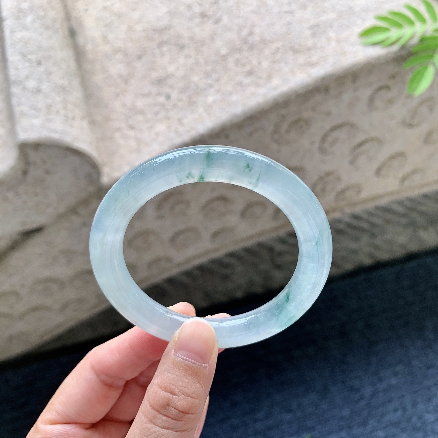 圆条50 51 圈口51.5/9.4/9.3 编码C5092514 冰糯飘花，水润，种老，细腻，打灯有棉纹