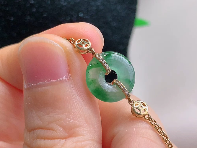 ️ 18K金伴钻甜甜圈手链，尺寸11.7-3.2mm，包A附证书