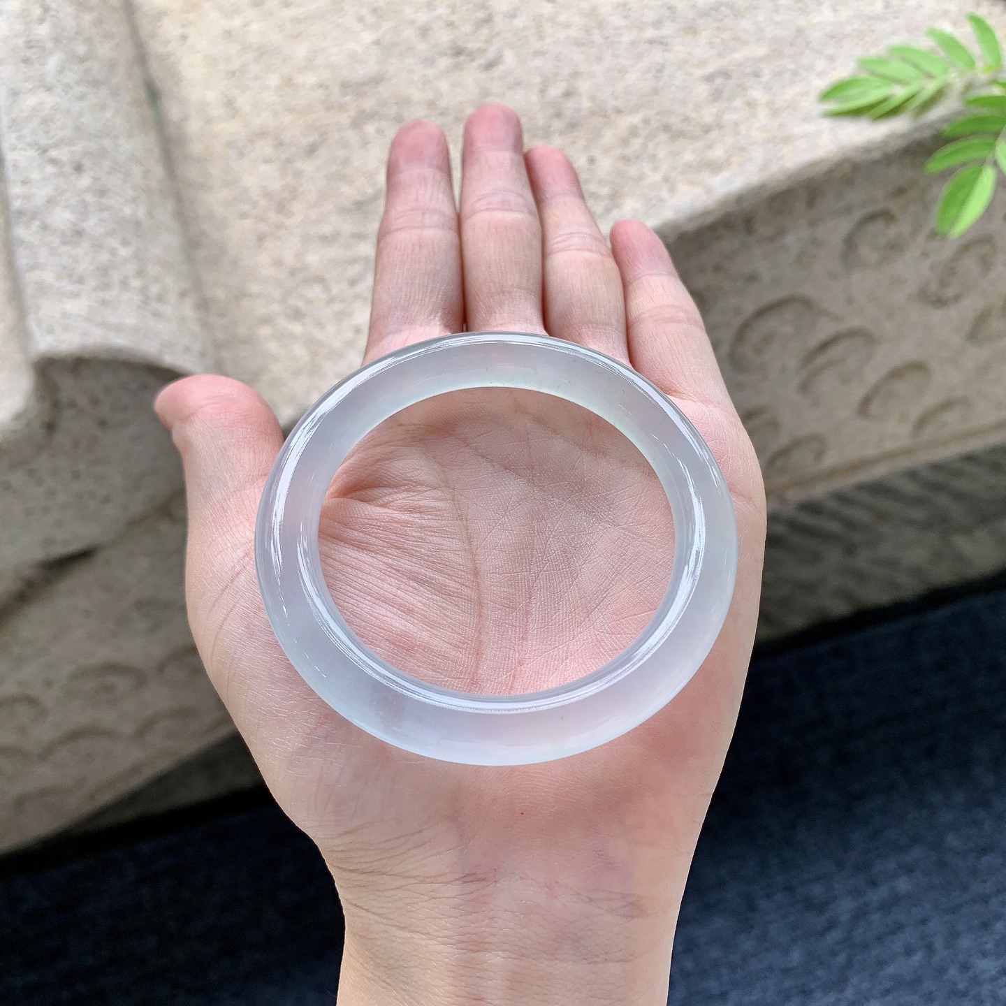 圆条51 52 圈口52.3/8.8/8.8 编码A3092527 冰种晴底，起荧光，清透，水润，种