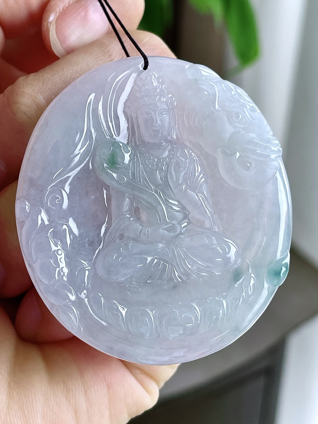 【裸石】糯冰飘花普贤观音牌吊坠 【说明】缅甸 无裂 性比高 【尺寸】53.2-48-5.4 【重量】28.6克
